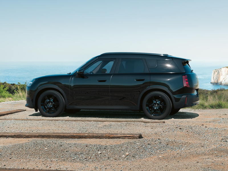 MinicoutrymanE_800px MINI Countryman Blackyard