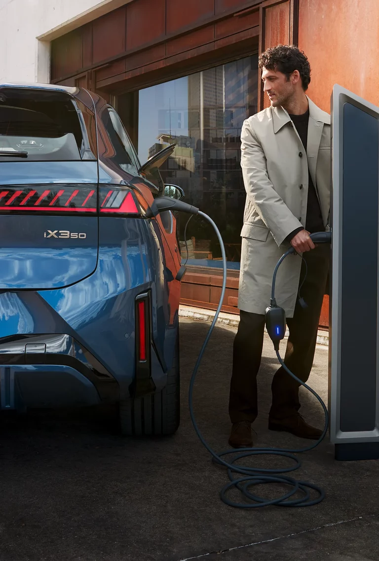 BMW iX3 Neue Klasse – elektrisch laden BMW iX3 Wallbox zuhause laden