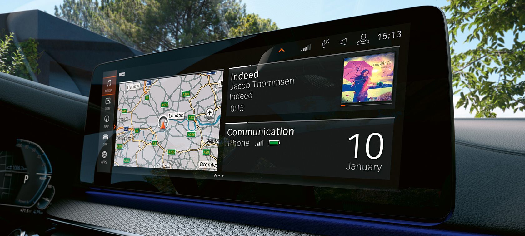 Infotainmentdisplay des BMW 5er Touring mit Navigation Infotainmentdisplay des BMW 5er Touring mit Navigation, Musik und Telefonansicht.