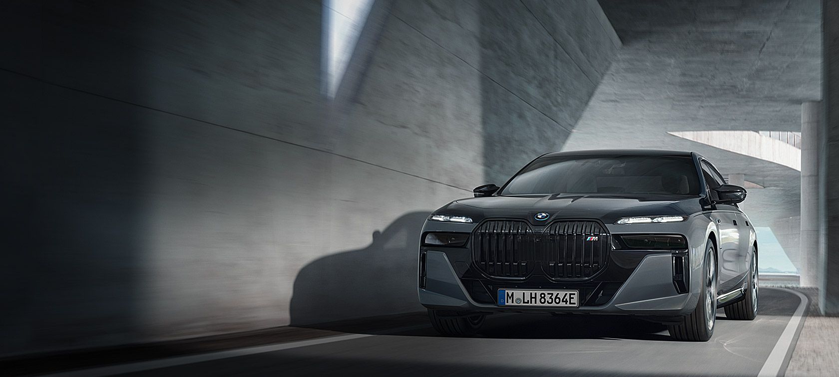 BMW 7er Limousine M Automobil mit M Hybrid – Außenansicht