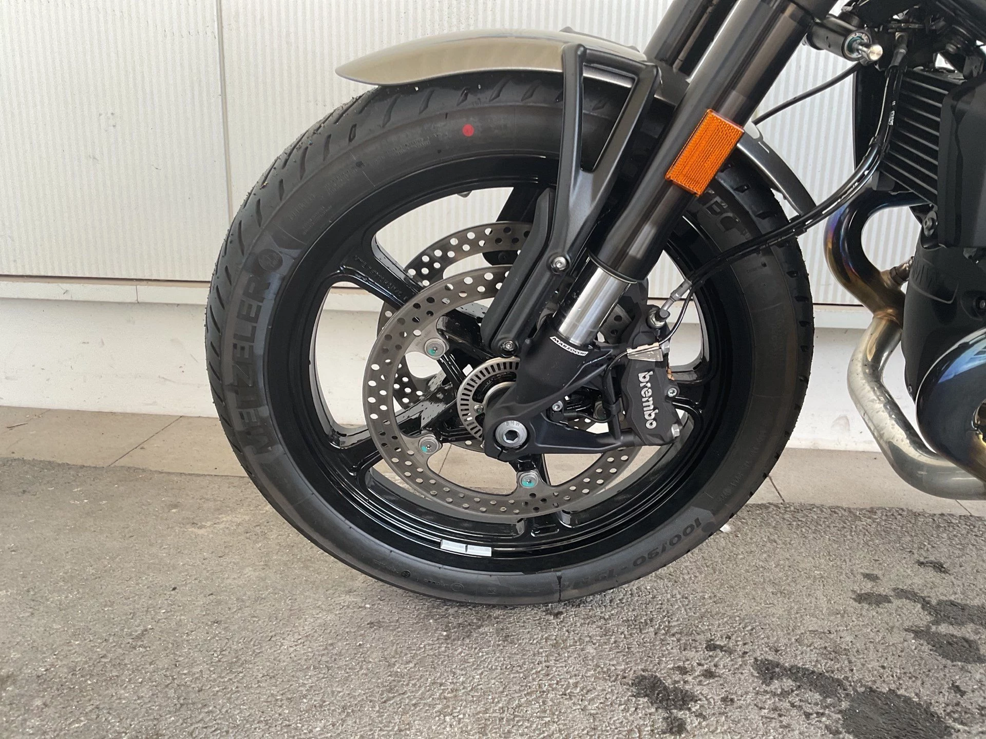 BMW R 12 Option 719 | UPE: 18.390 € | Komf.-Paket
