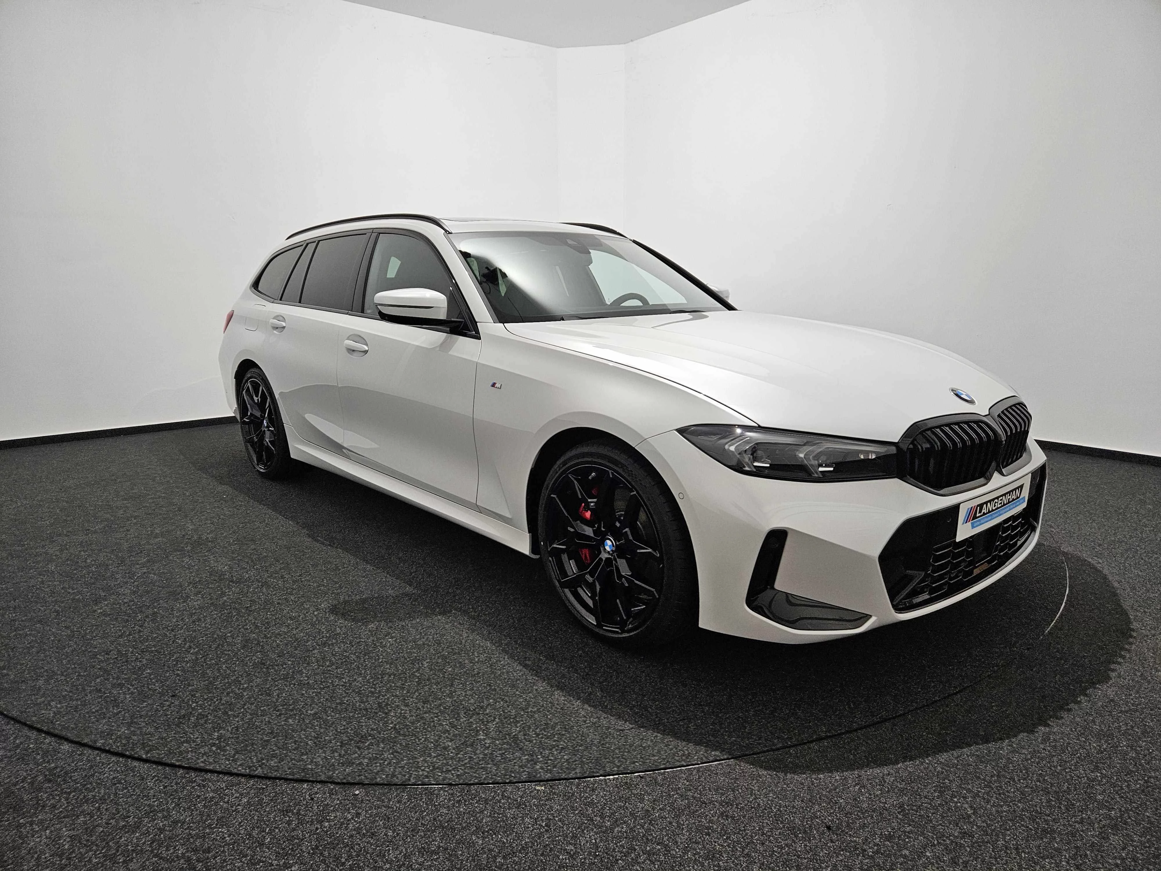 BMW 330d xDrive M Sport AHK Pano LKH