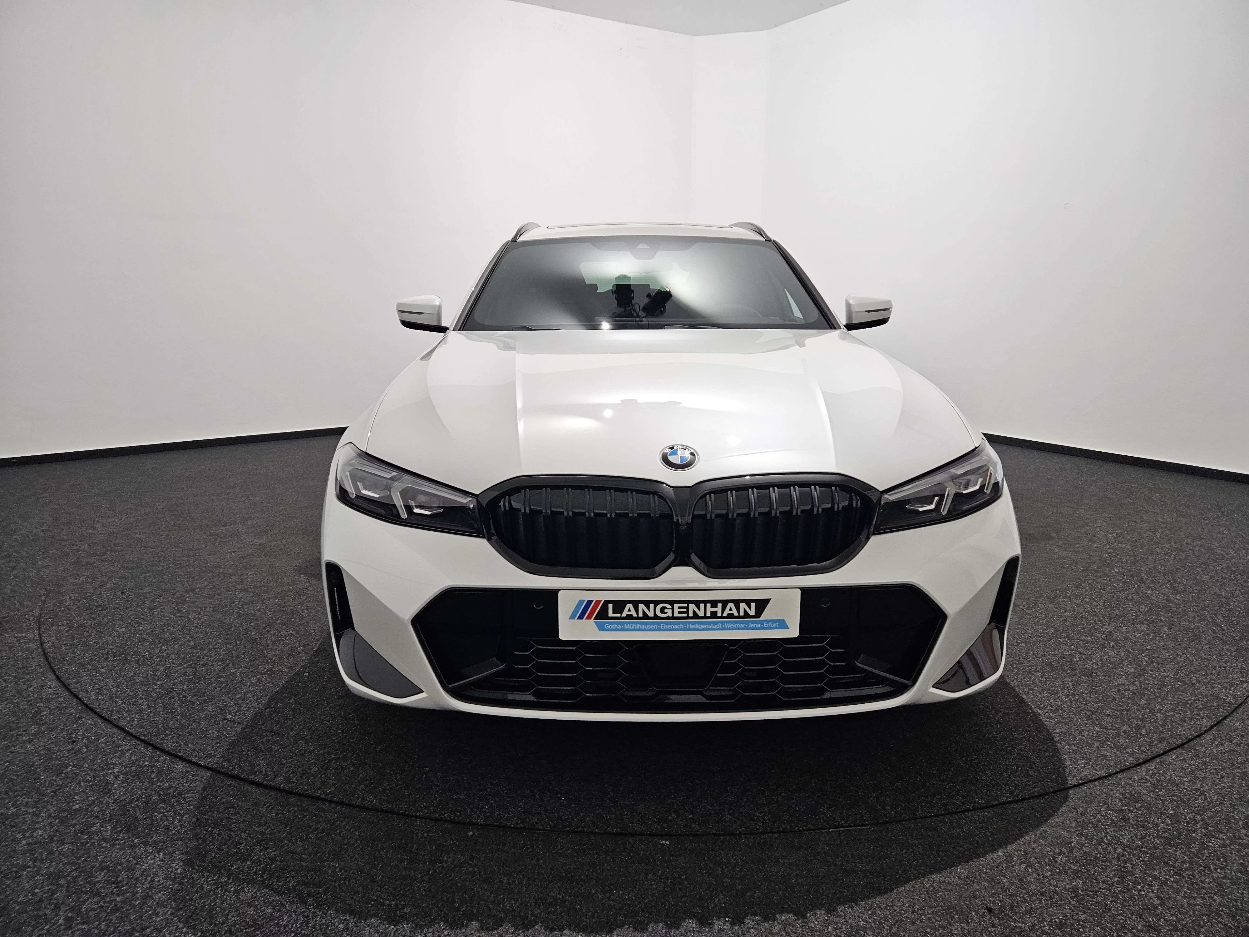 BMW 330d xDrive M Sport AHK Pano LKH