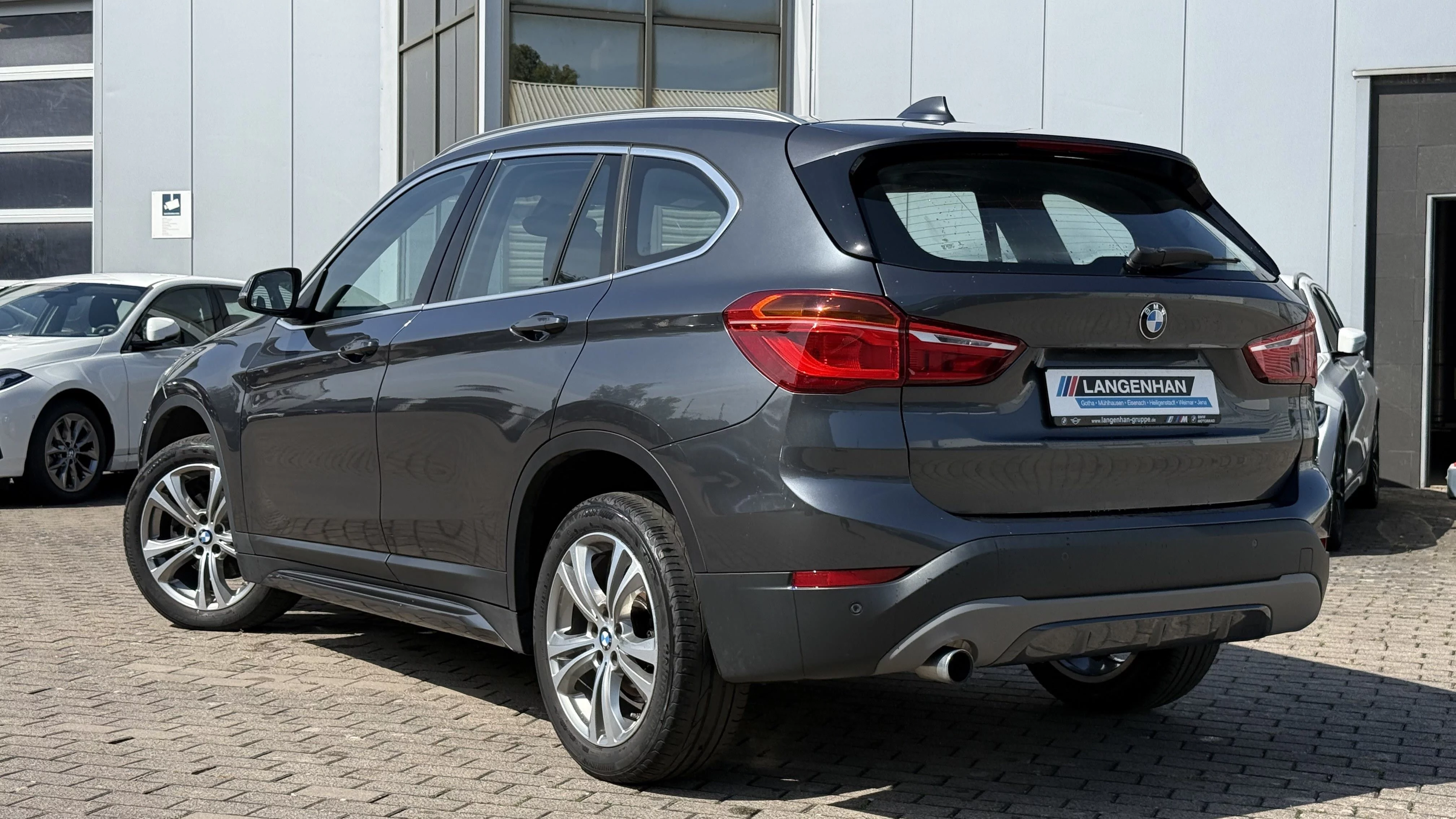 BMW X1 sDrive18d Sport Line LED Navi SHZ PDC Tempo
