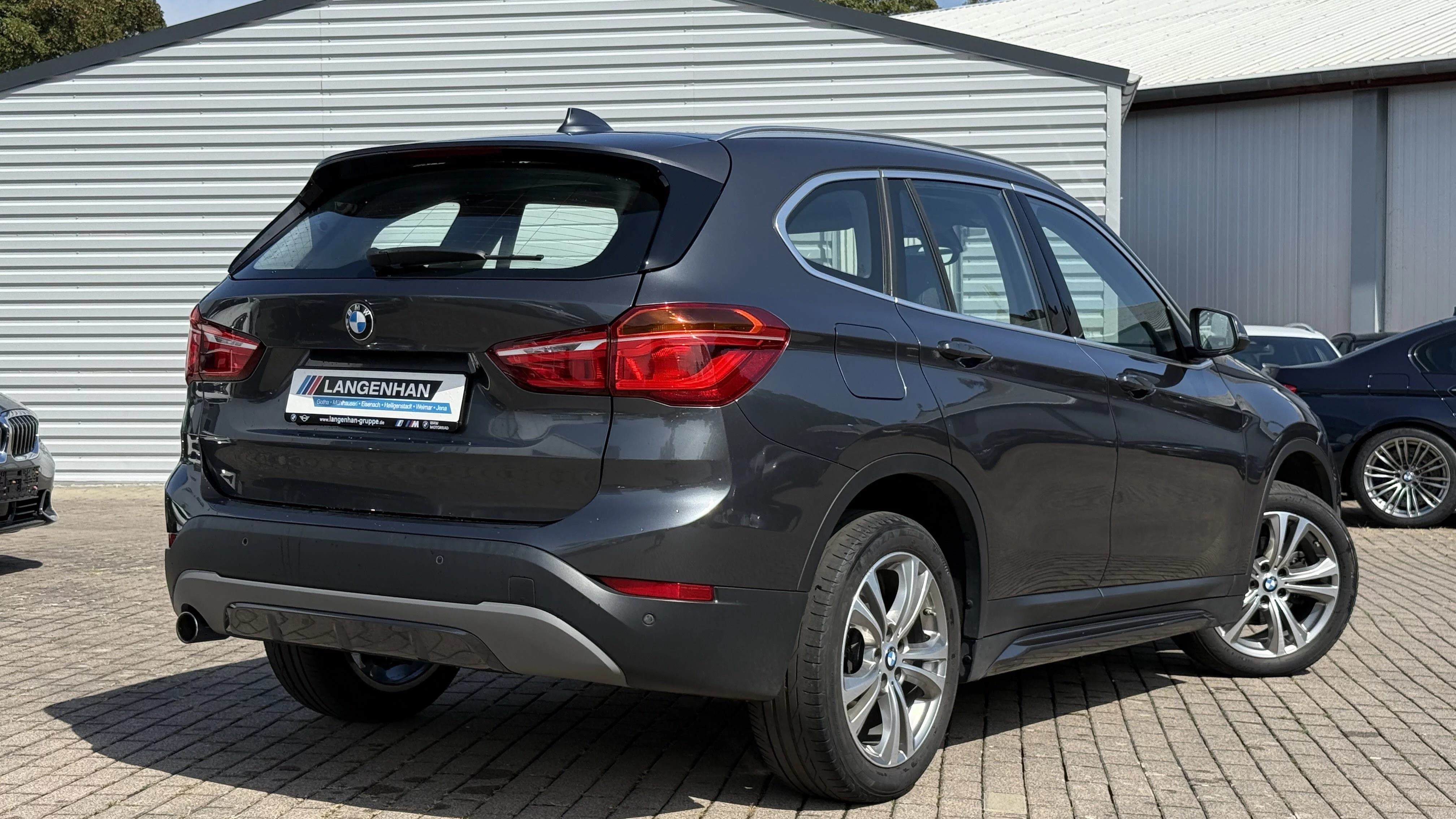 BMW X1 sDrive18d Sport Line LED Navi SHZ PDC Tempo