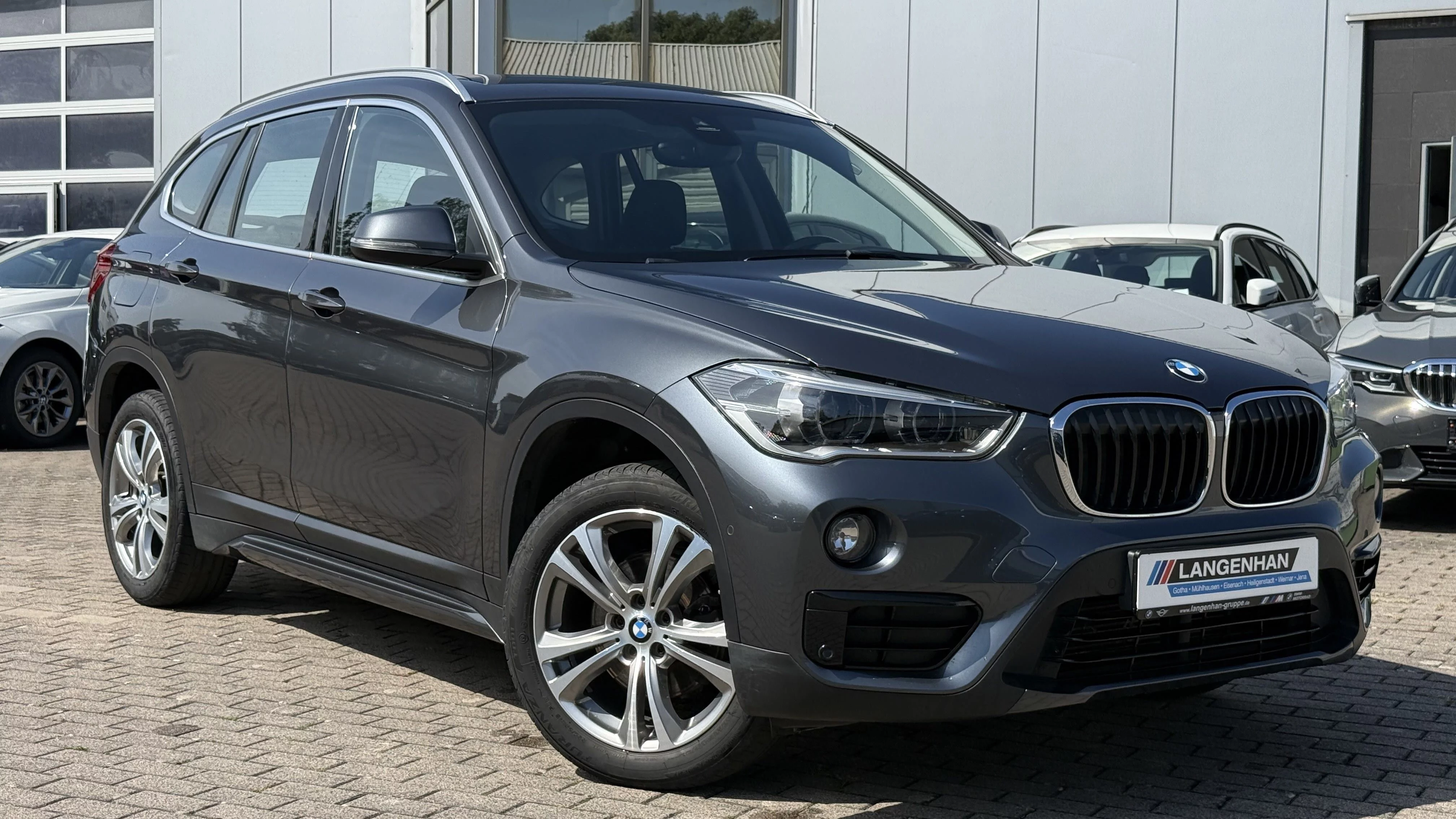 BMW X1 sDrive18d Sport Line LED Navi SHZ PDC Tempo