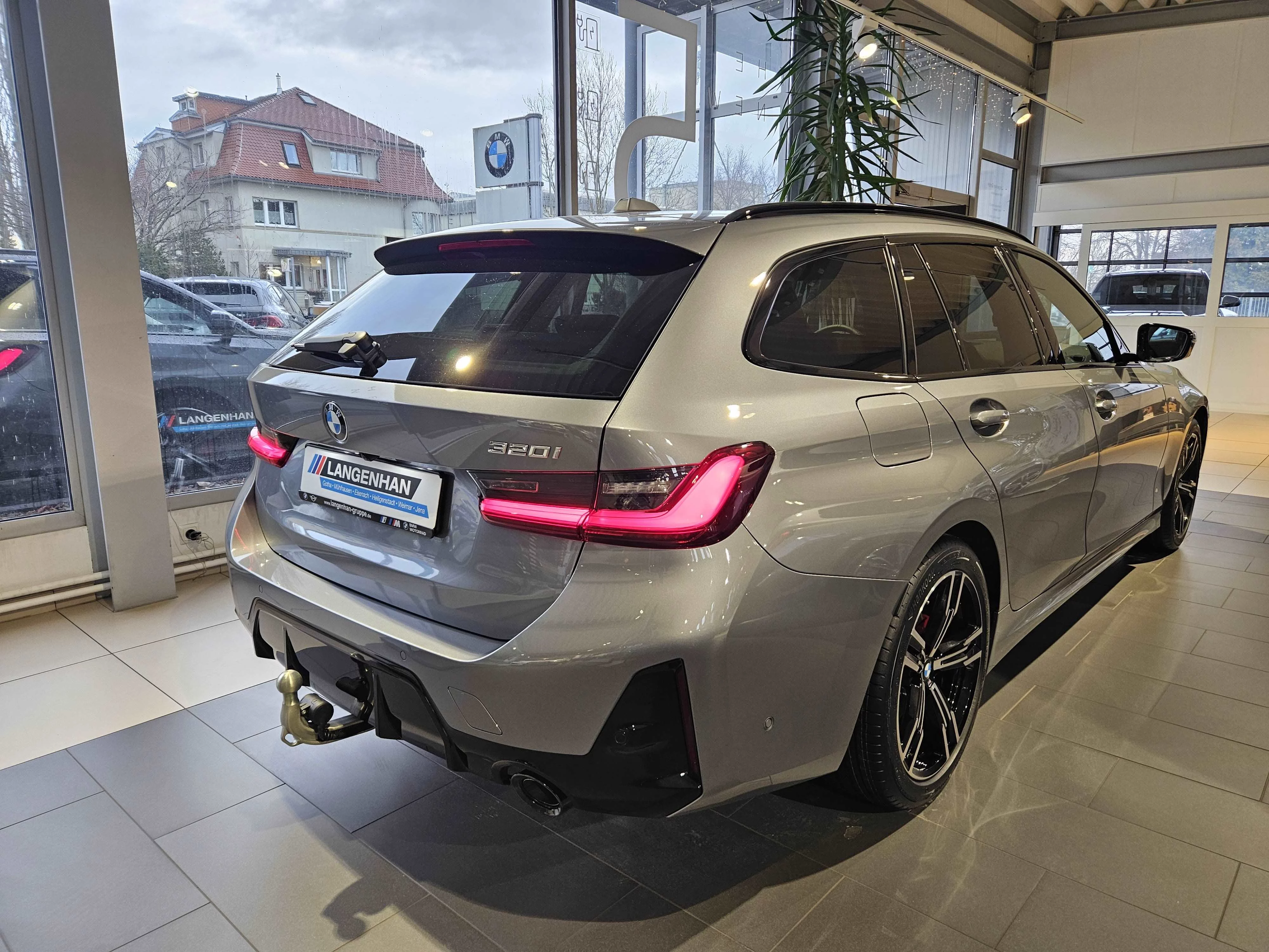 BMW 320i M Sport M Sportpaket Head-Up HiFi DAB LED