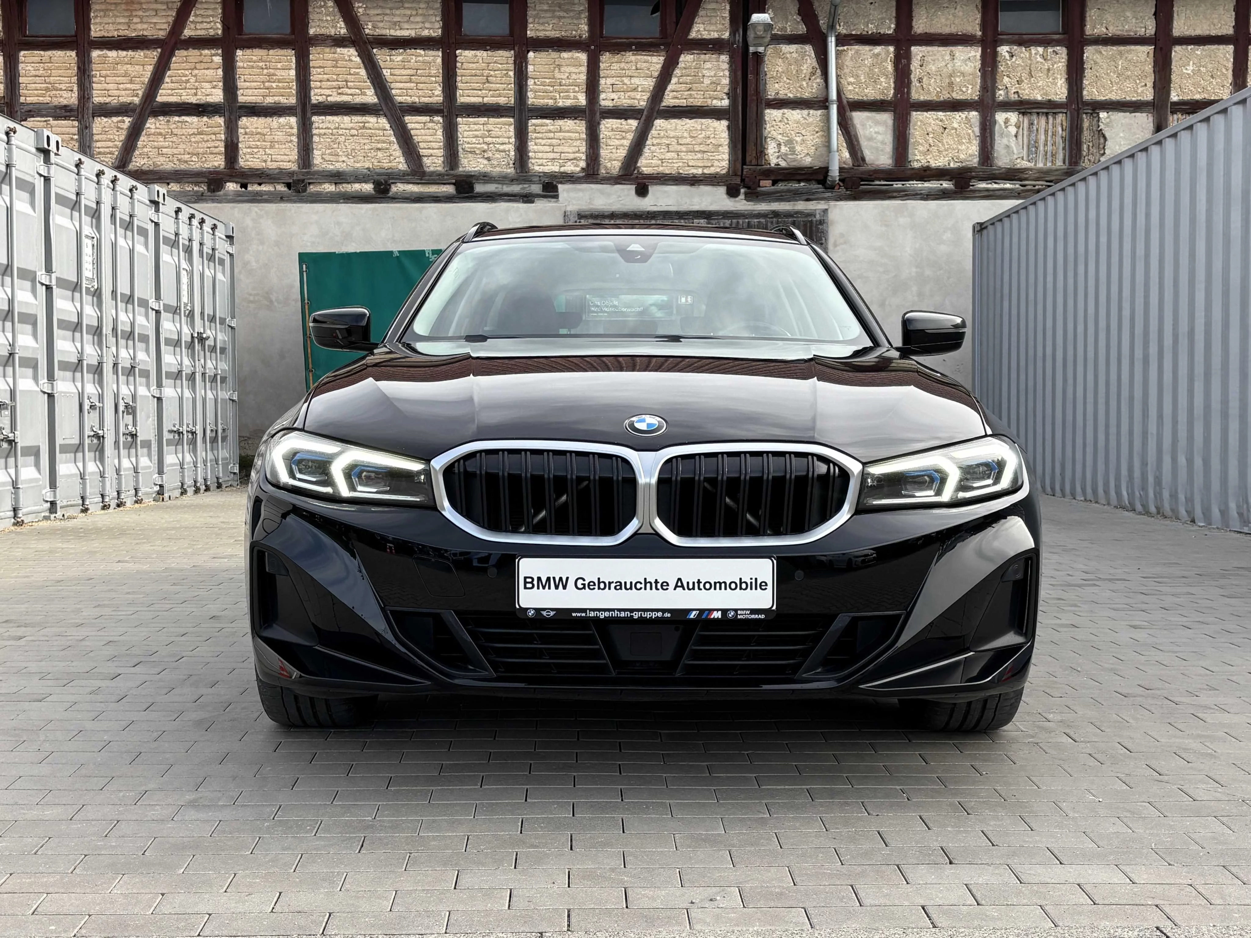 BMW 320d LED LC Plus AHK RFK SHZ PDC Tempo