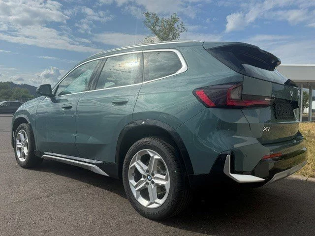 BMW X1 sDrive18d sDrive xLine AHK Lenkradheizung