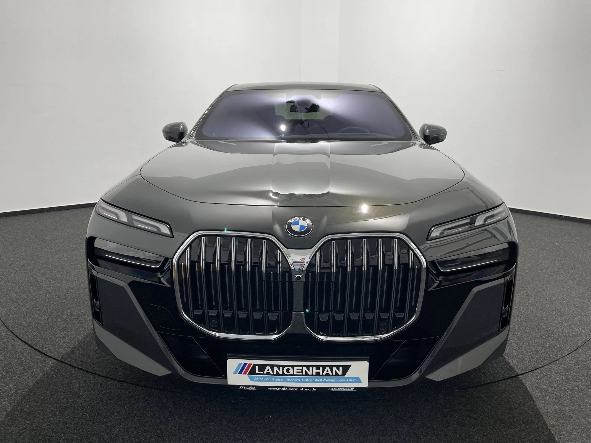 BMW 740d xDrive Limousine M Sportpaket 360° PANO ACC AHK DAB LED