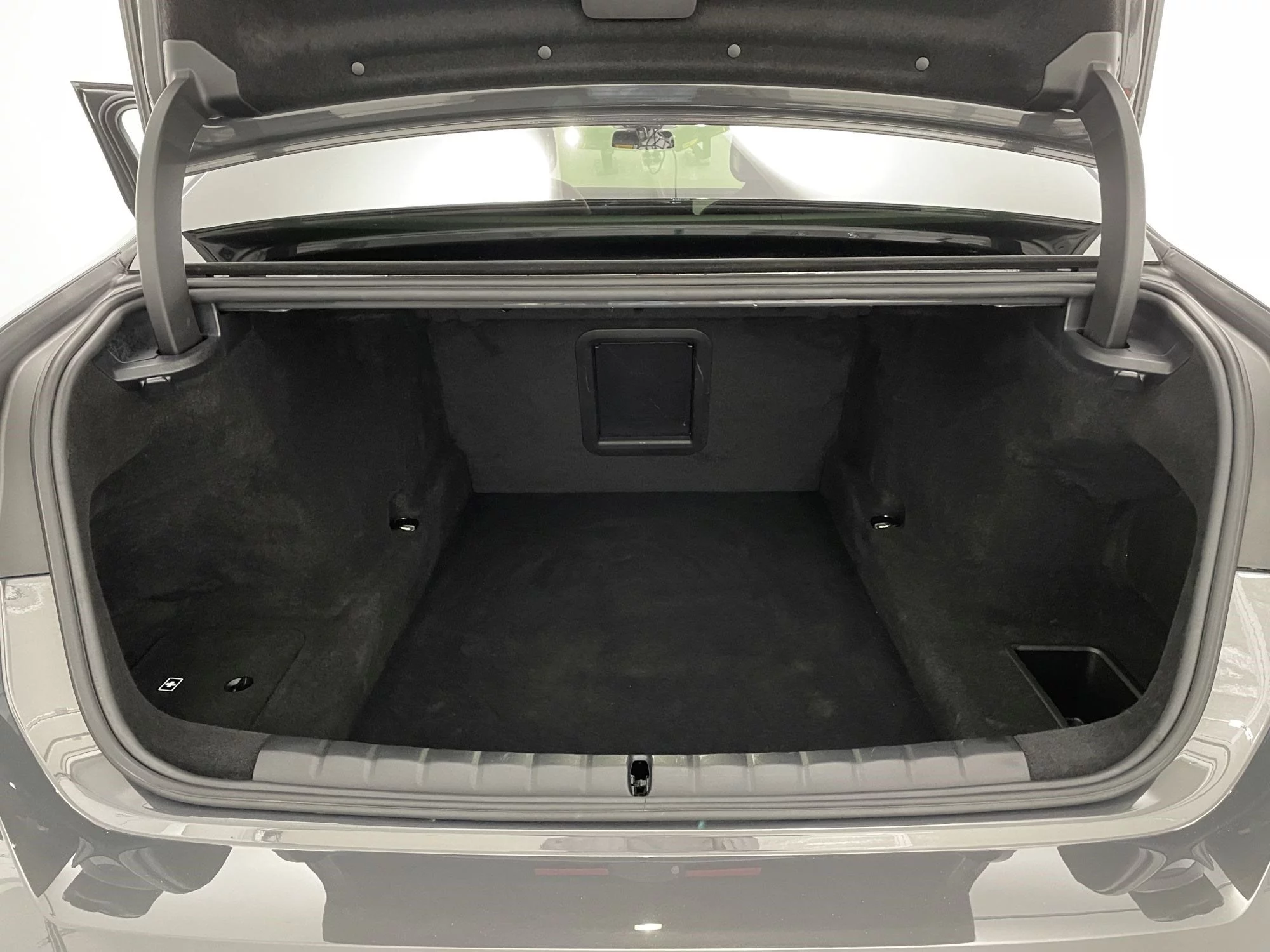 BMW 740d xDrive Limousine M Sportpaket 360° PANO ACC AHK DAB LED – Fahrzeugansicht 37