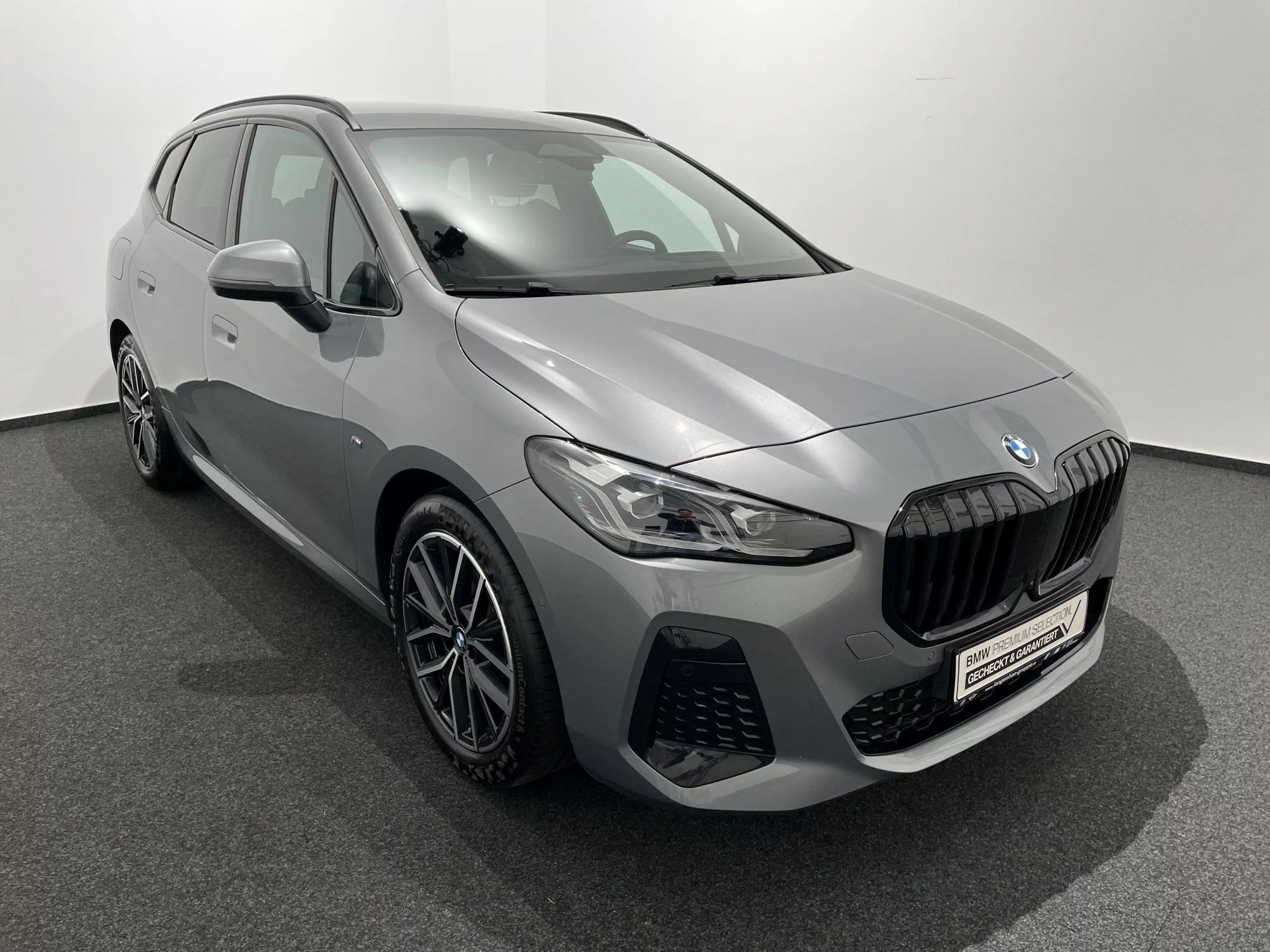 BMW 220i Active Tourer M Sport Paket NAVI AHK HUD DAB H/K HiFi