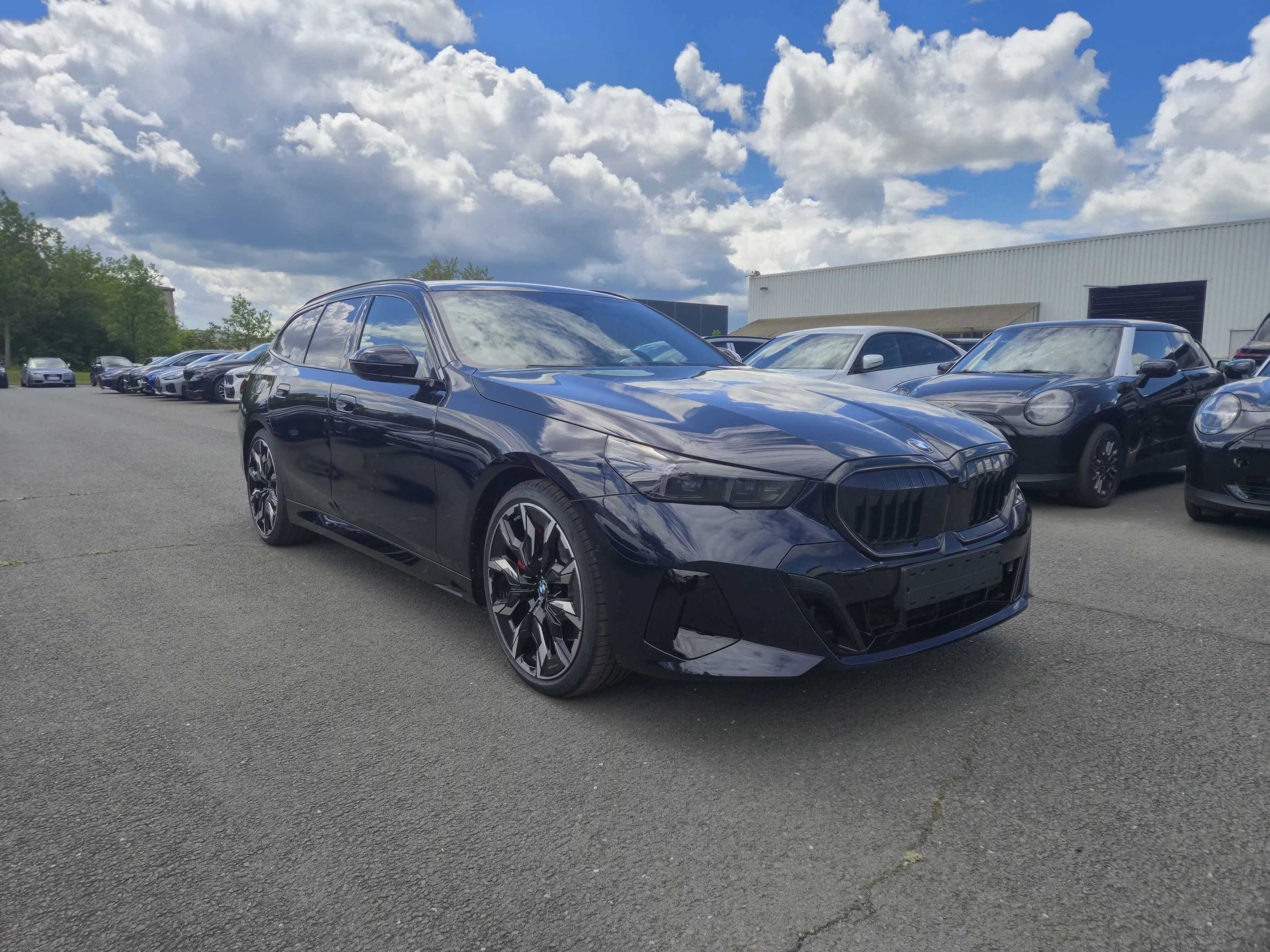BMW 540d xDrive MSport HUD B&W AHK Sitzlüstung