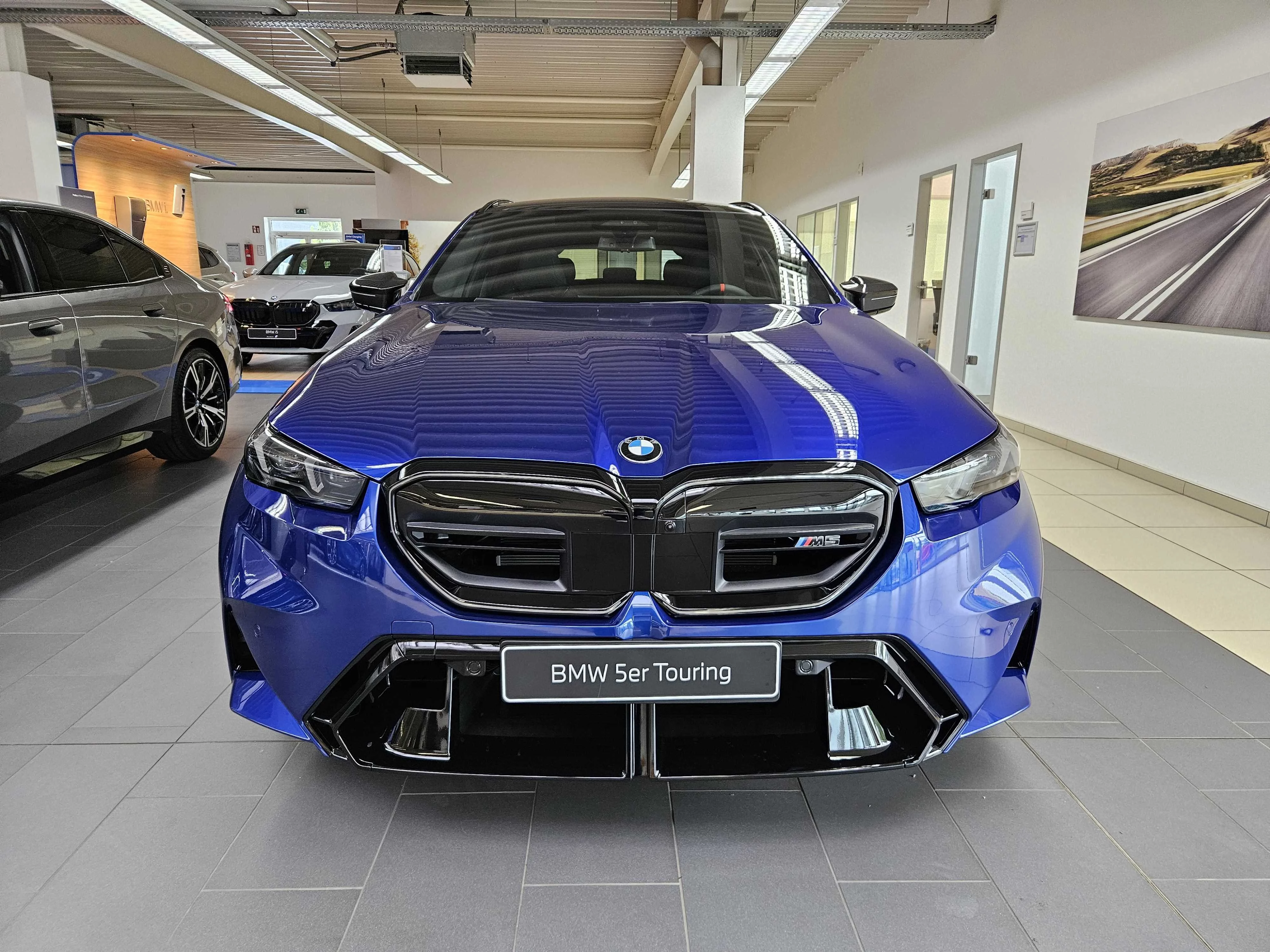 BMW M5 Touring Pano HUD Sitzlüftung AHK B&W