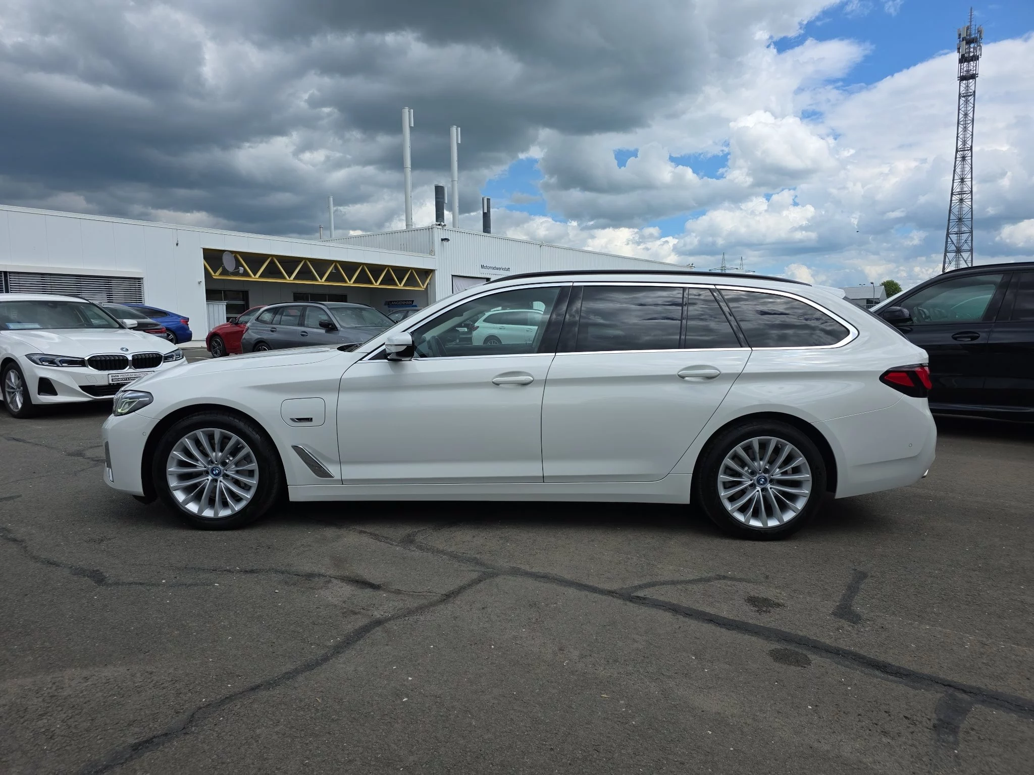 BMW 530e xDrive Touring LASER Head-Up PANO H&K LEDER HK LUXURY