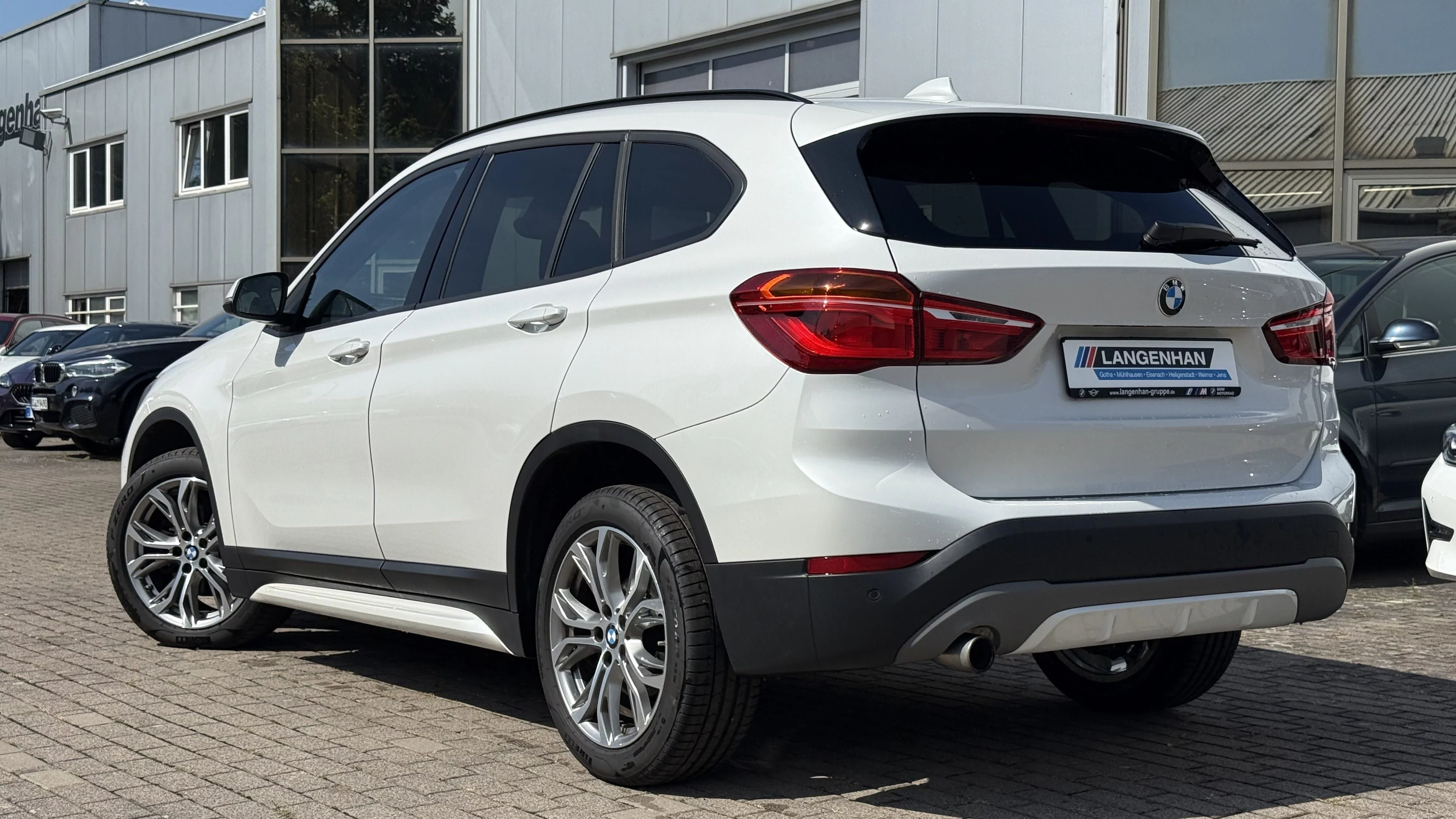 BMW X1 sDrive18d Sport Line LED Navi SHZ PDC Tempo