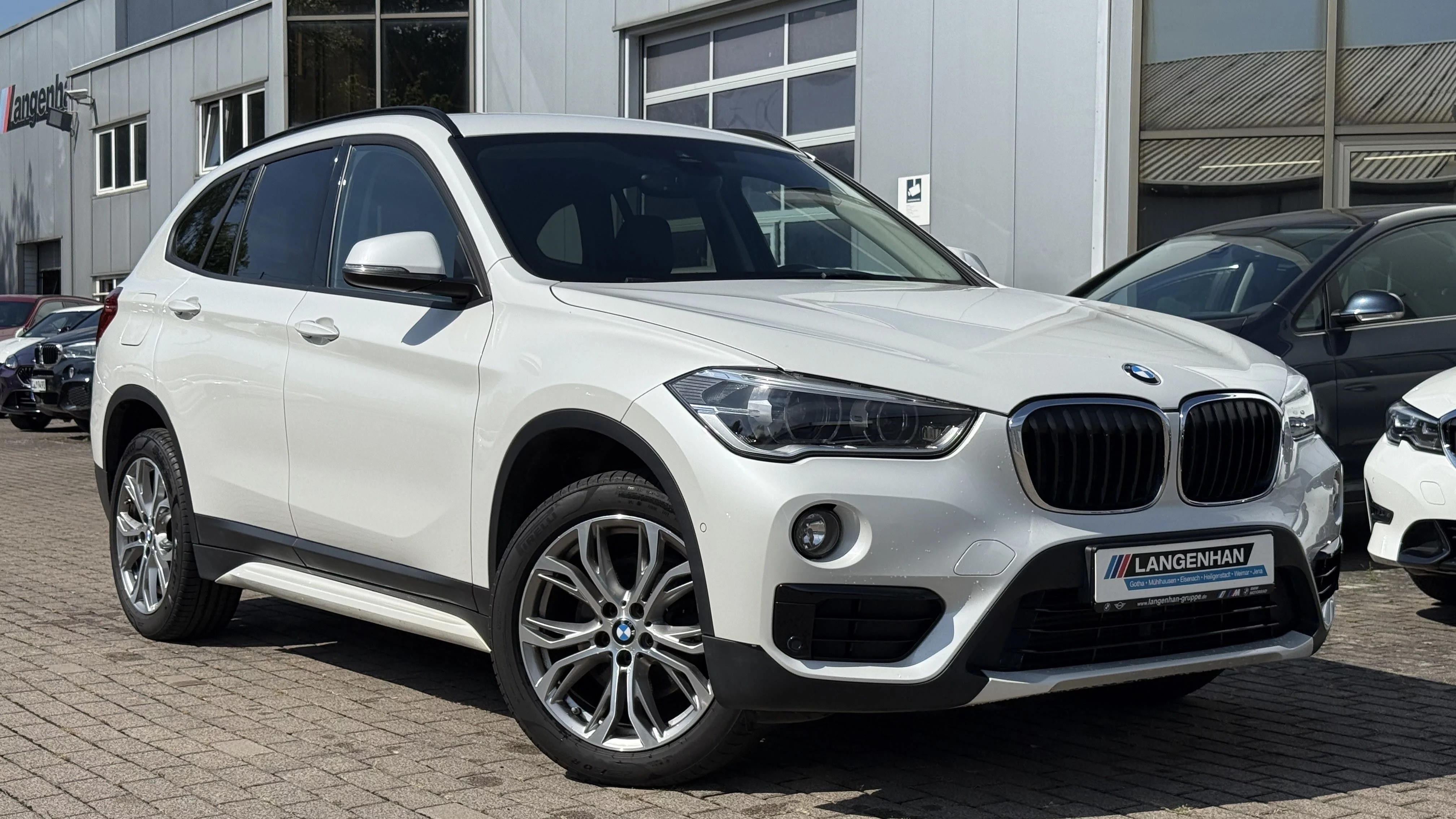 BMW X1 sDrive18d Sport Line LED Navi SHZ PDC Tempo