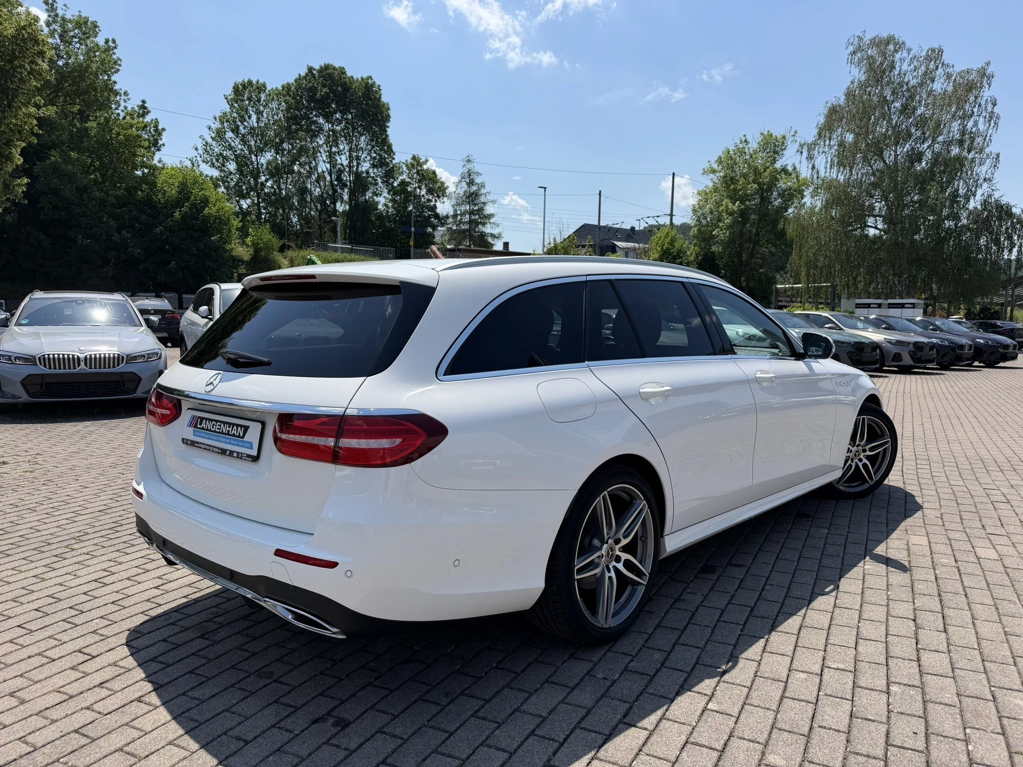 Mercedes E 220 CDI T-Modell AMG Line LED RFK AHK Klima