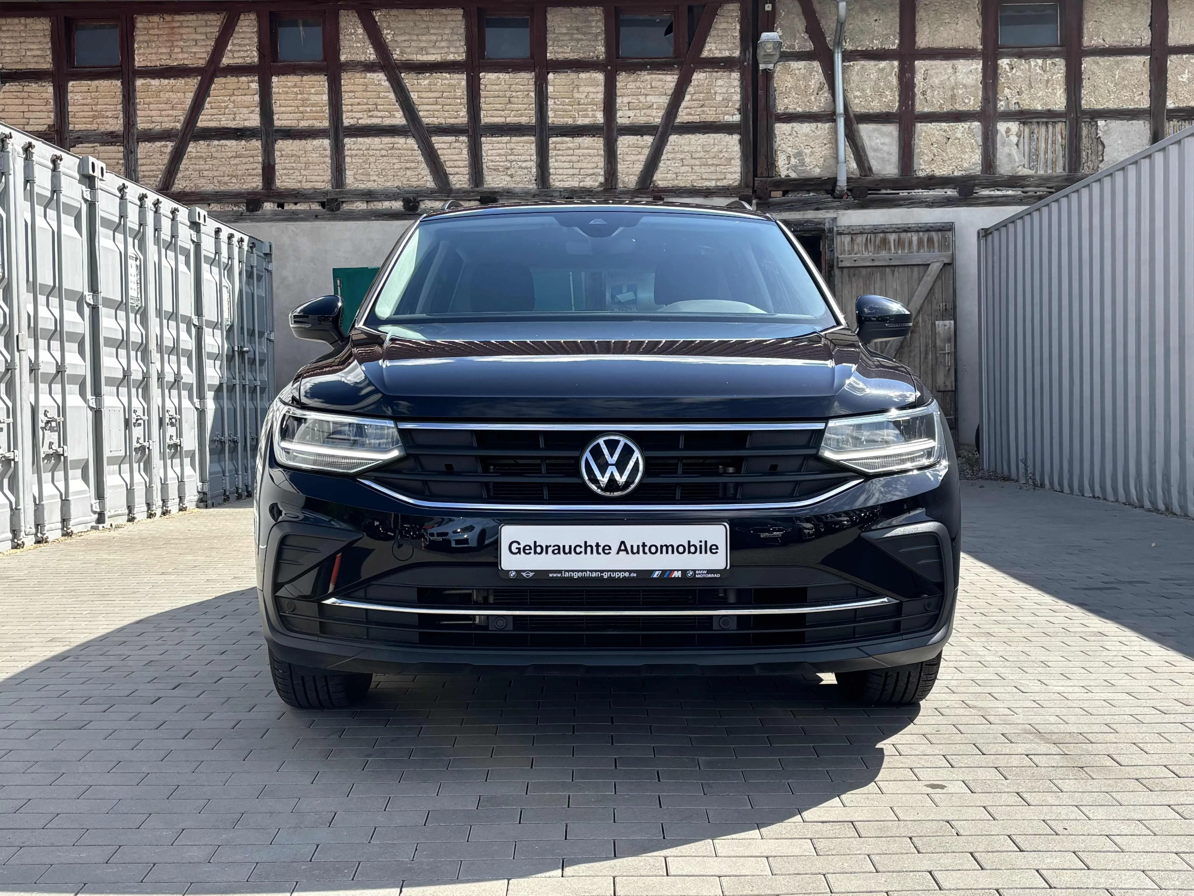 VW Tiguan Life LED AHK LRH Kamera Keyless Access SHZ PDC Tempo