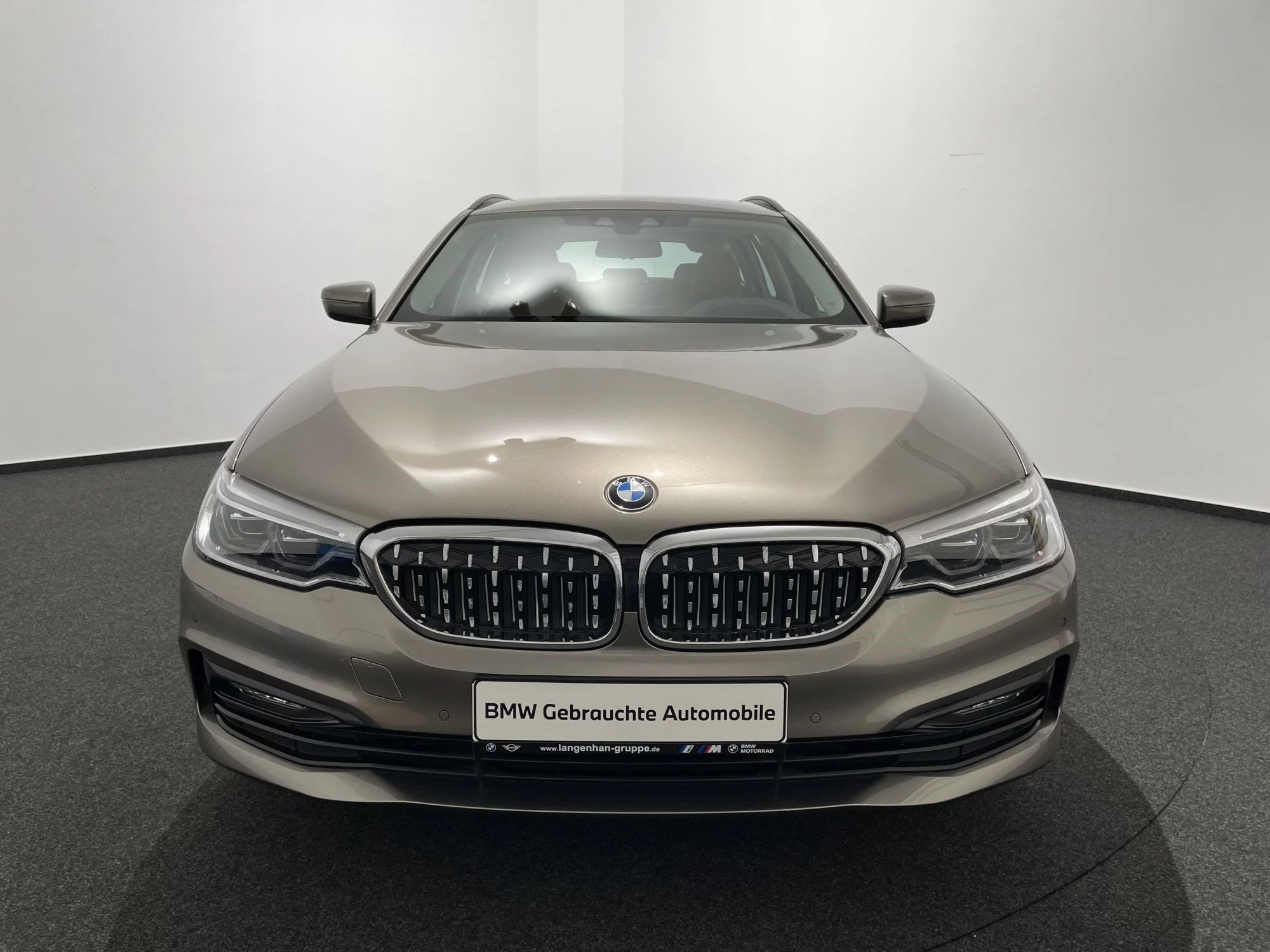 BMW 530d xDrive Touring NAVI RFK HUD LED PANO G31