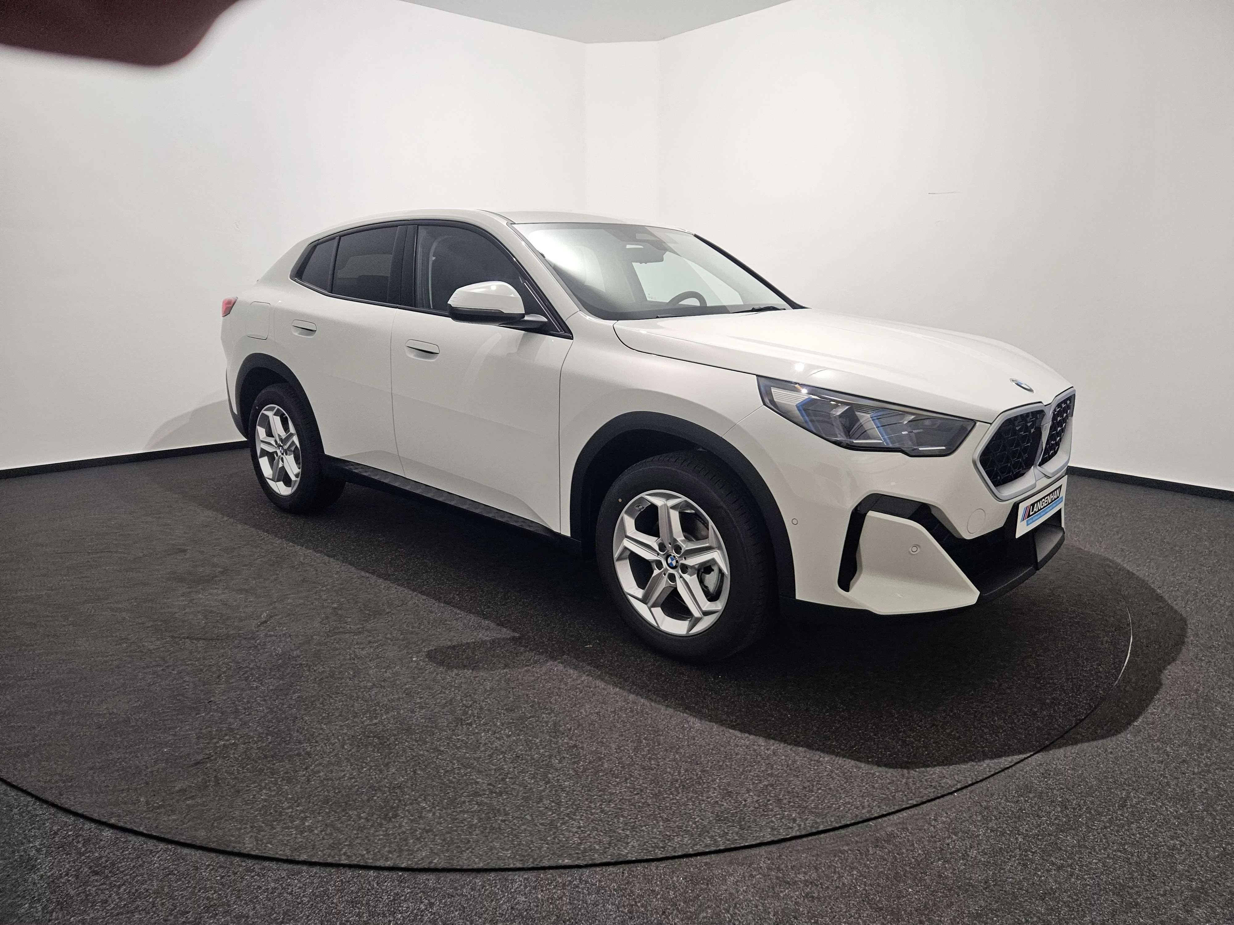 BMW X2 xDrive20d LED Navi AHK Sortsitze Kamera