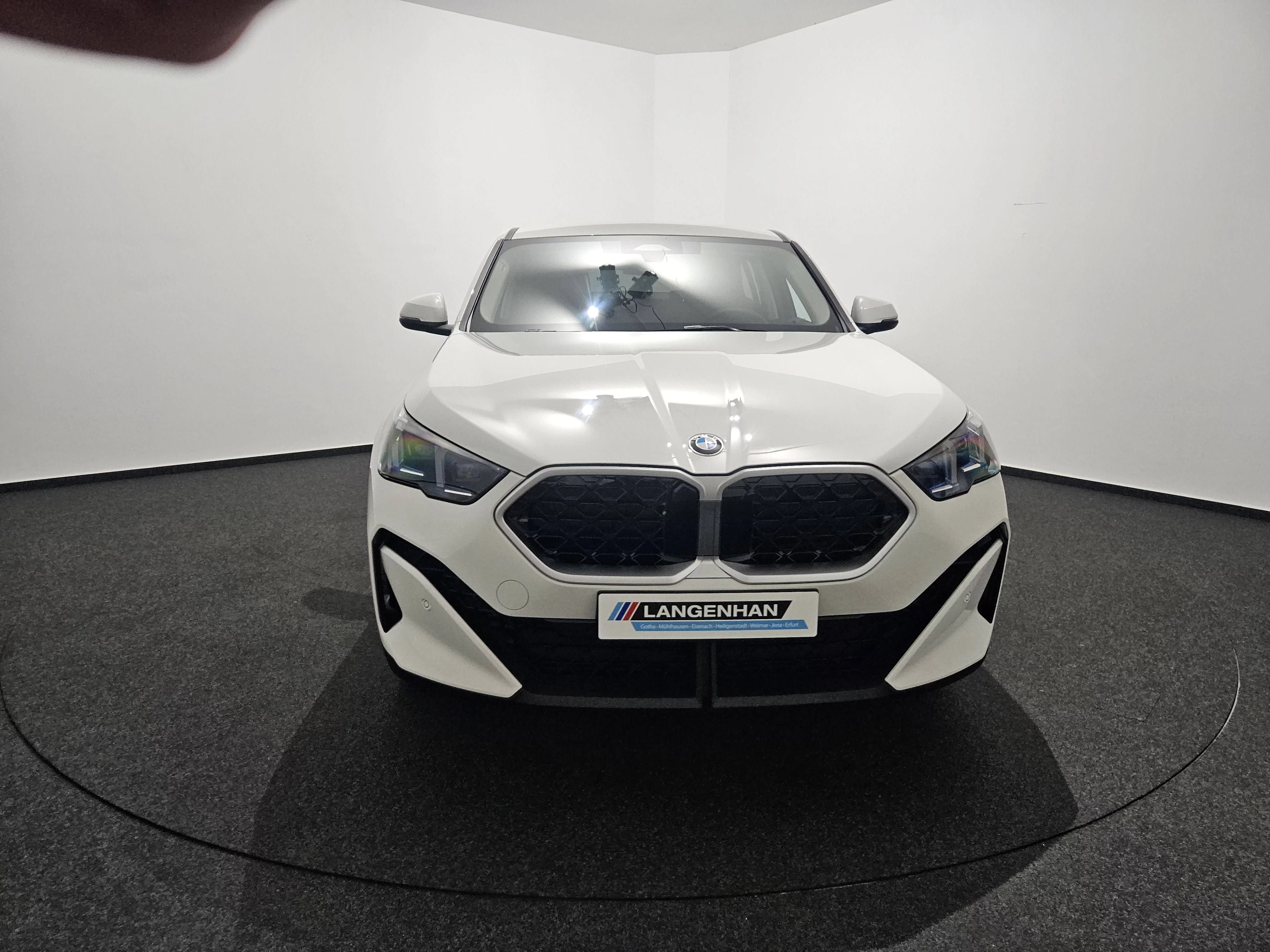 BMW X2 xDrive20d LED Navi AHK Sortsitze Kamera