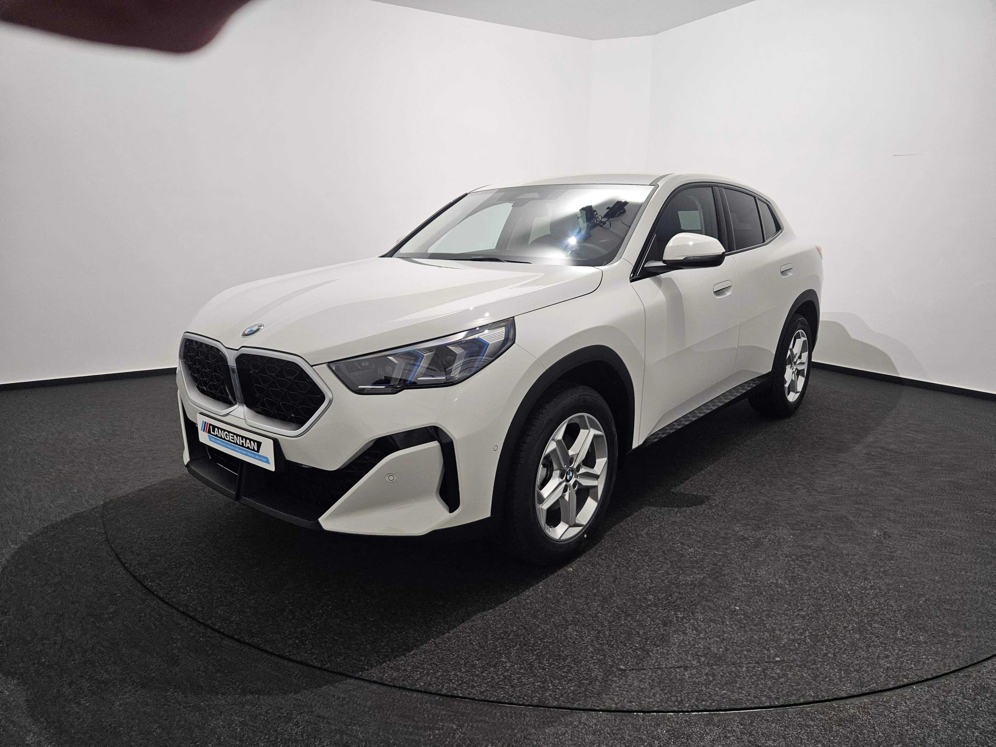 BMW X2 xDrive20d LED Navi AHK Sortsitze Kamera