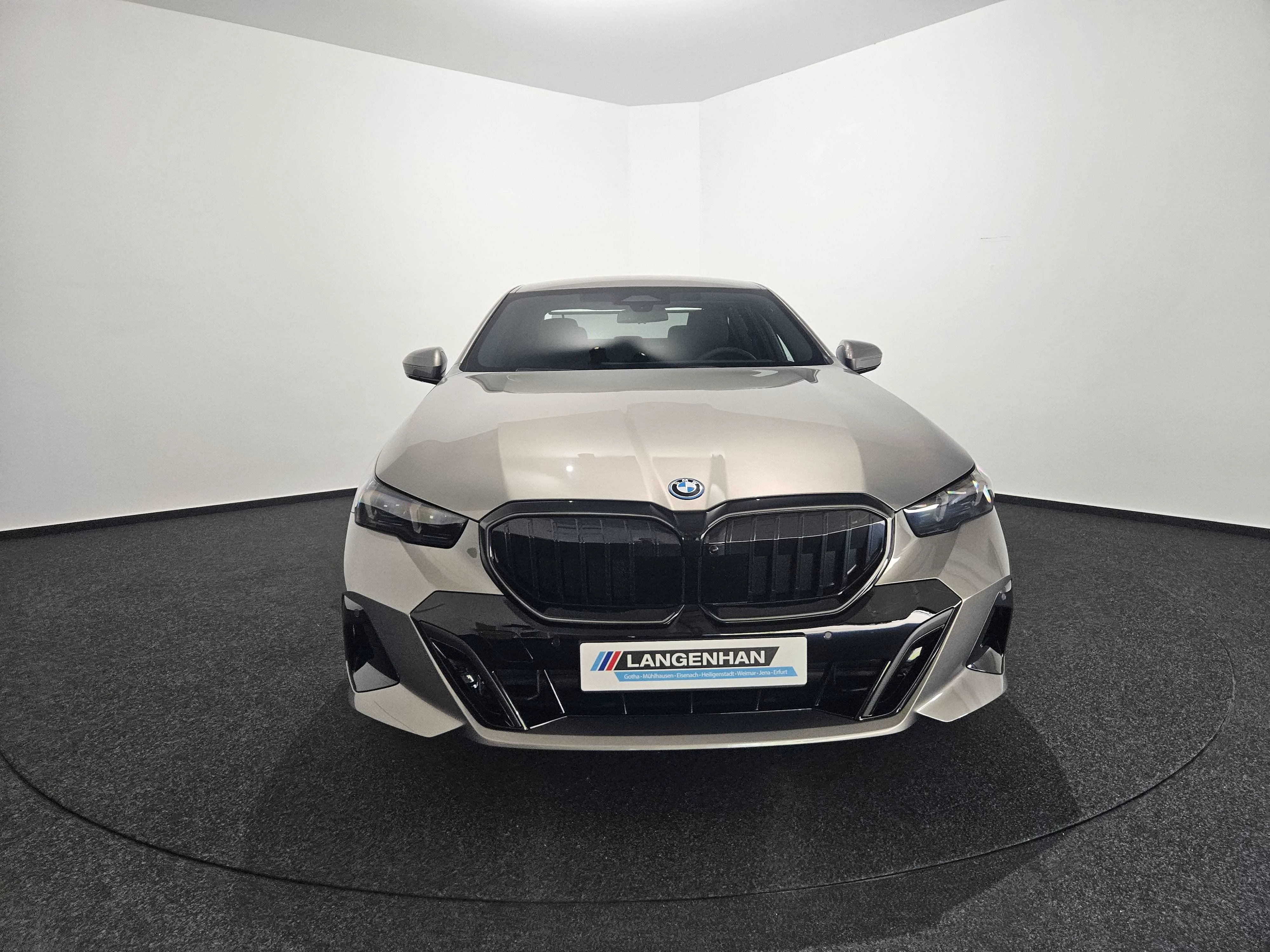 BMW 550e xDrive MSport HUD AHK Harman Kardon