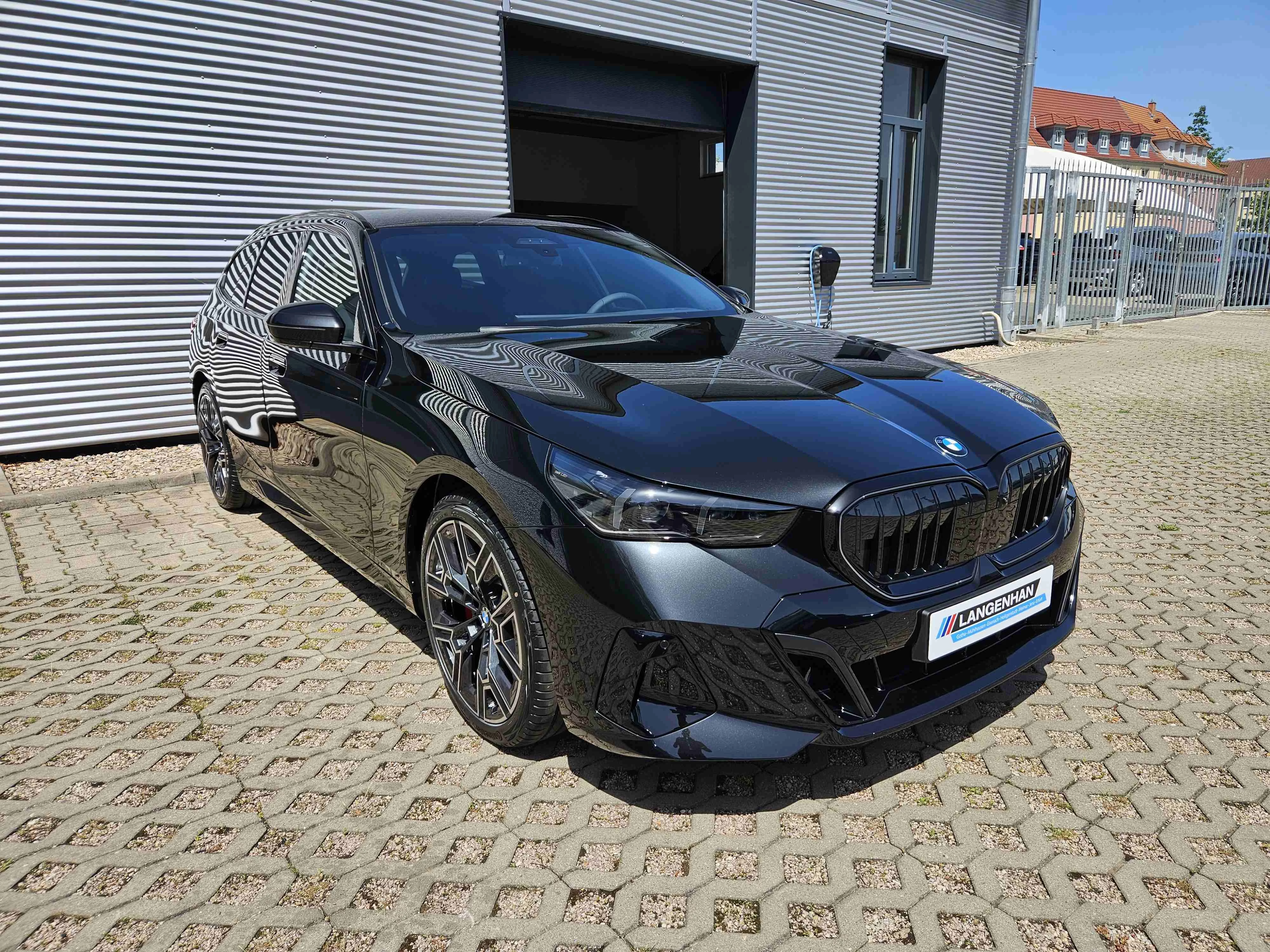 BMW 520d M Sport HUD AHK Sitzlüftung Lenkradheizung