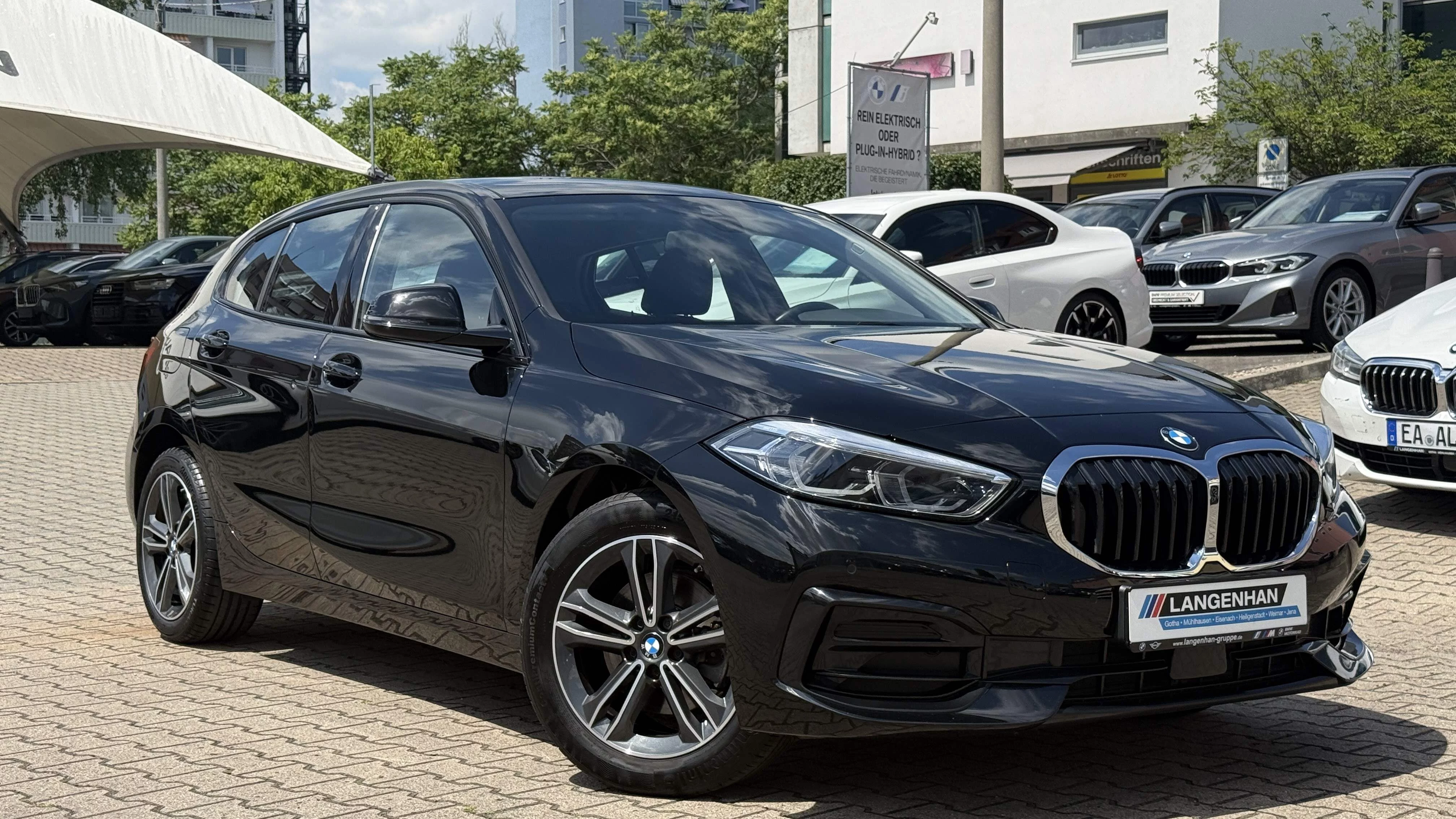 BMW 118i Sport Line LED LC Prof LRH SHZ PDC Tempo