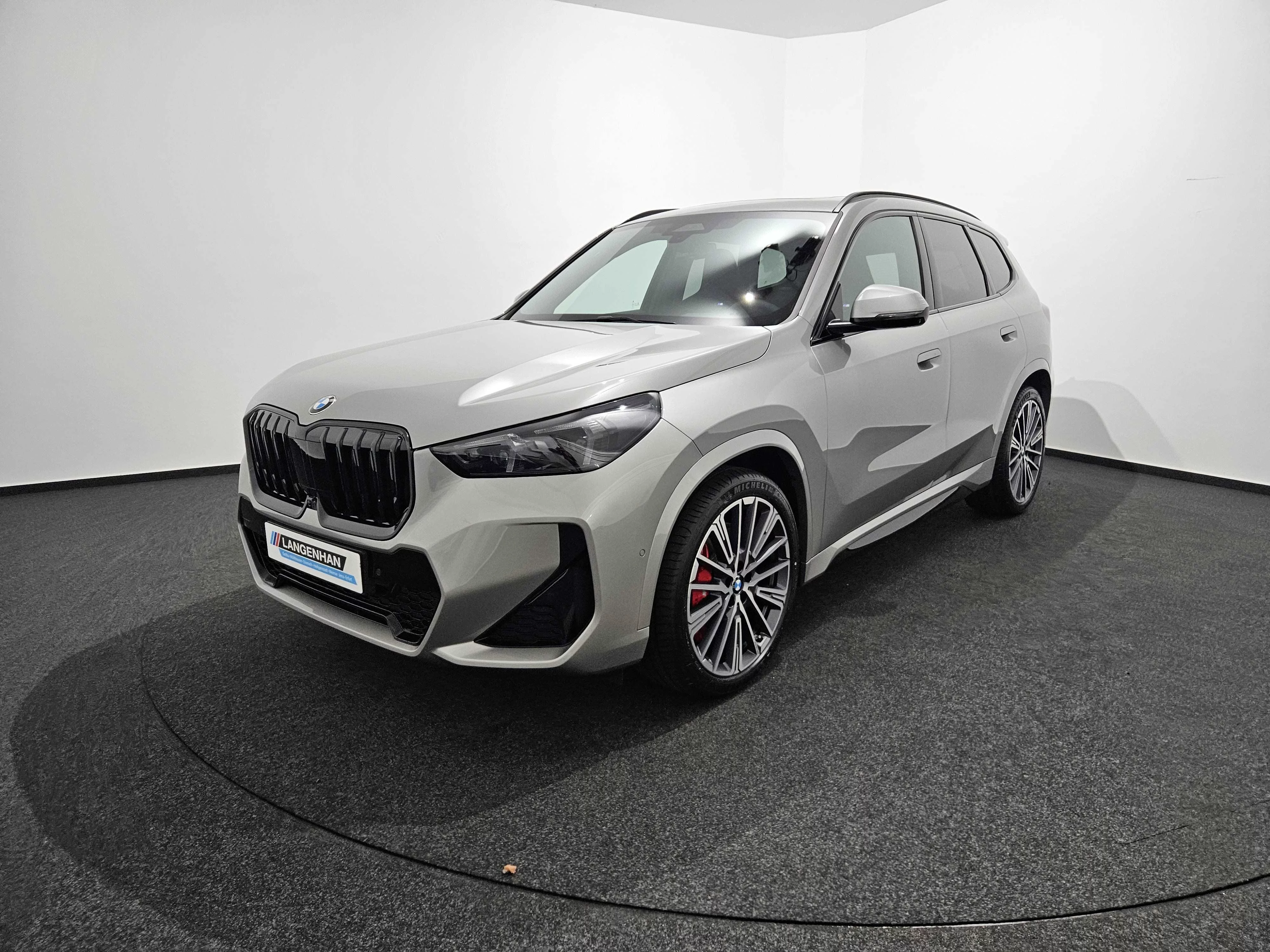 BMW X1 xDrive20d xDrive M Sport HUD AHK Pano