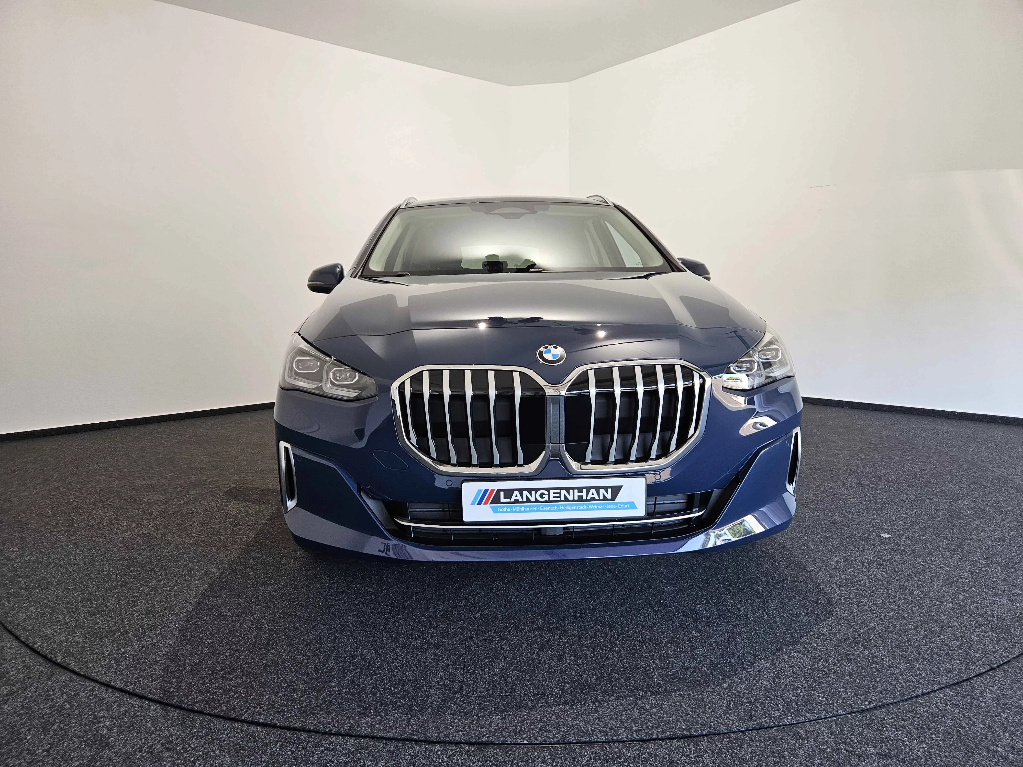 BMW 218i LuxuryLine AHK Lenkradheizung Navi