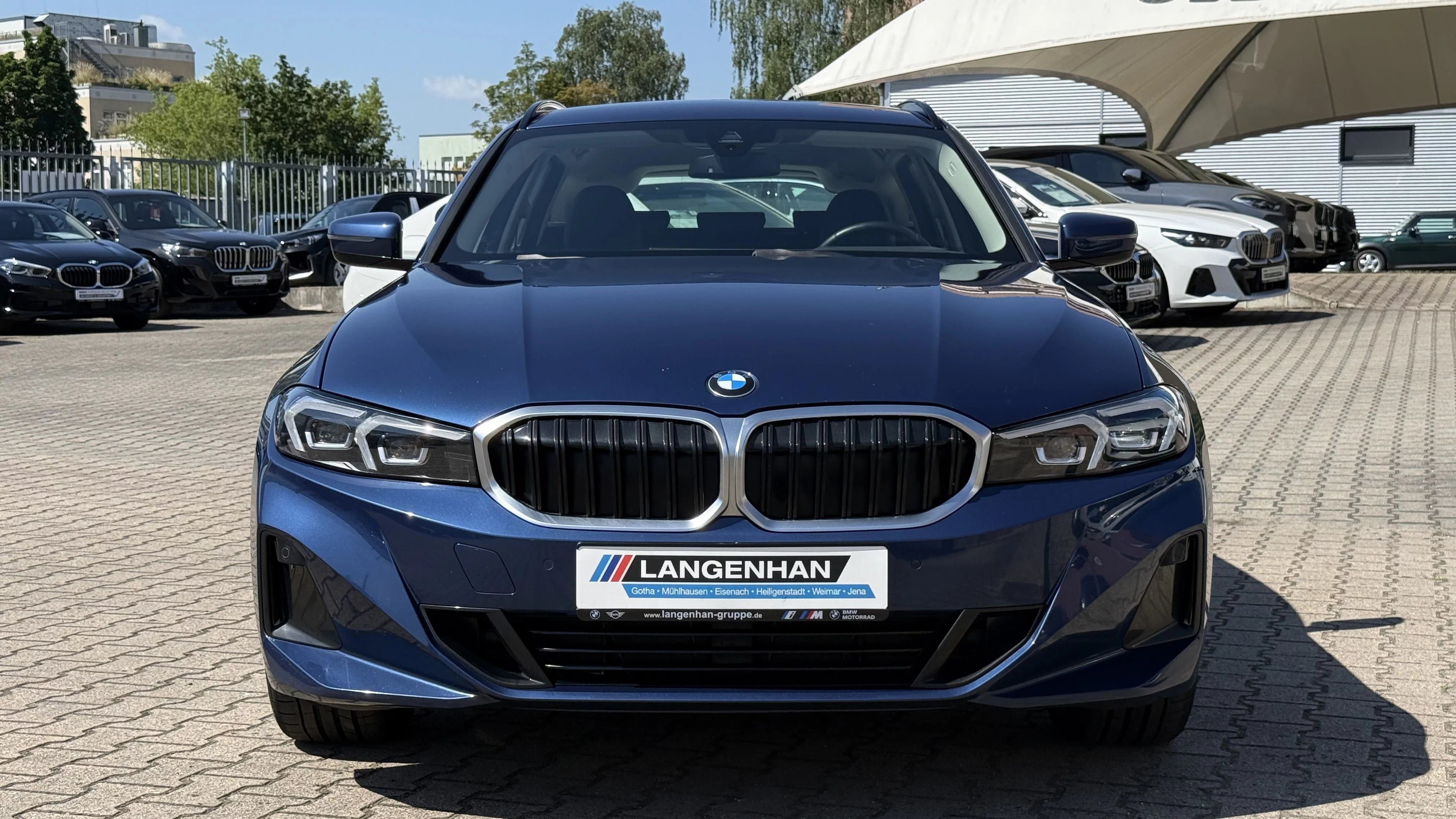 BMW 320d xDrive LED LC Prof Kamera Standhzg LRH SHZ PDC Tempo