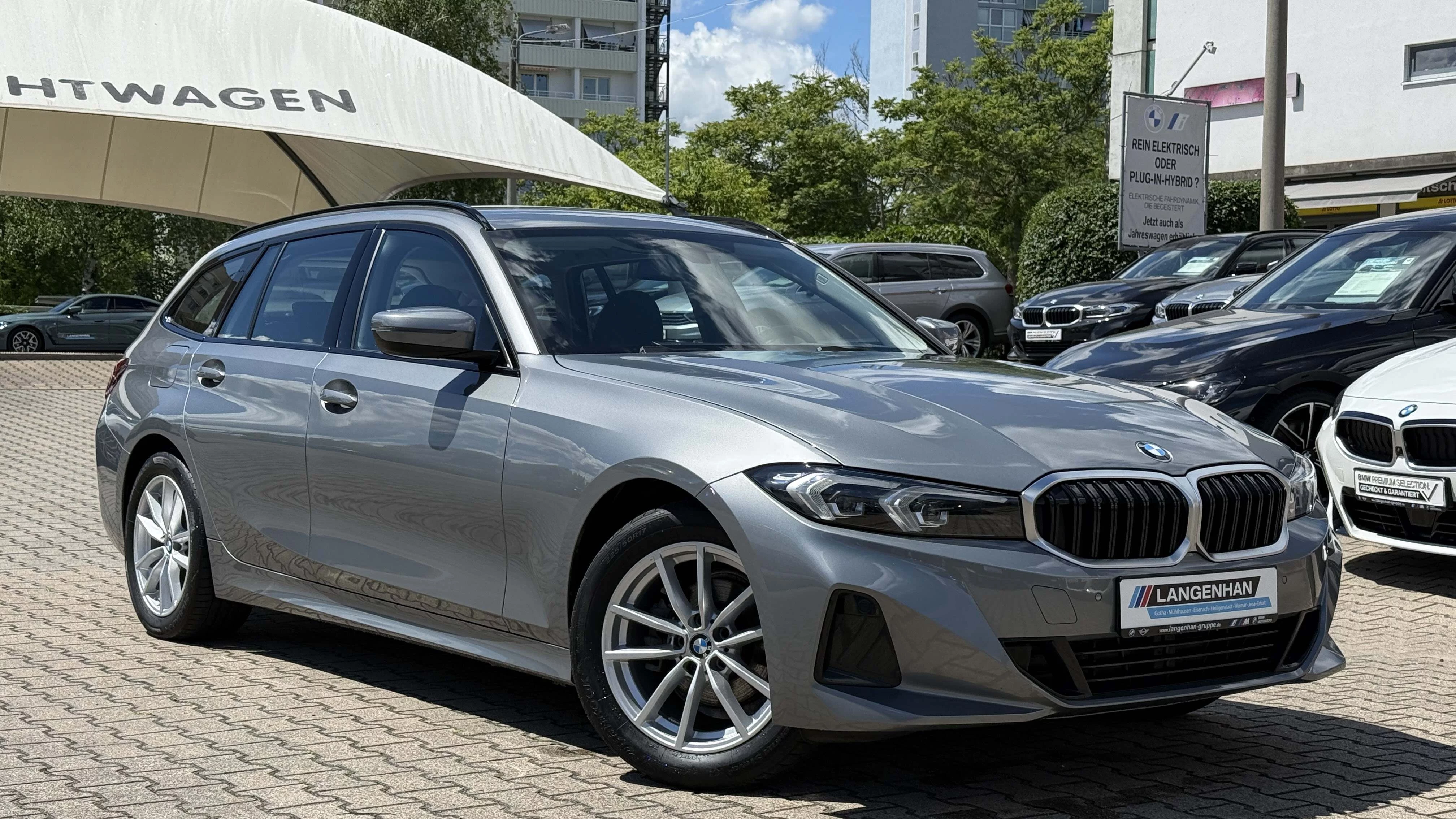 BMW 318d LED LC Plus SHZ PDC Tempo