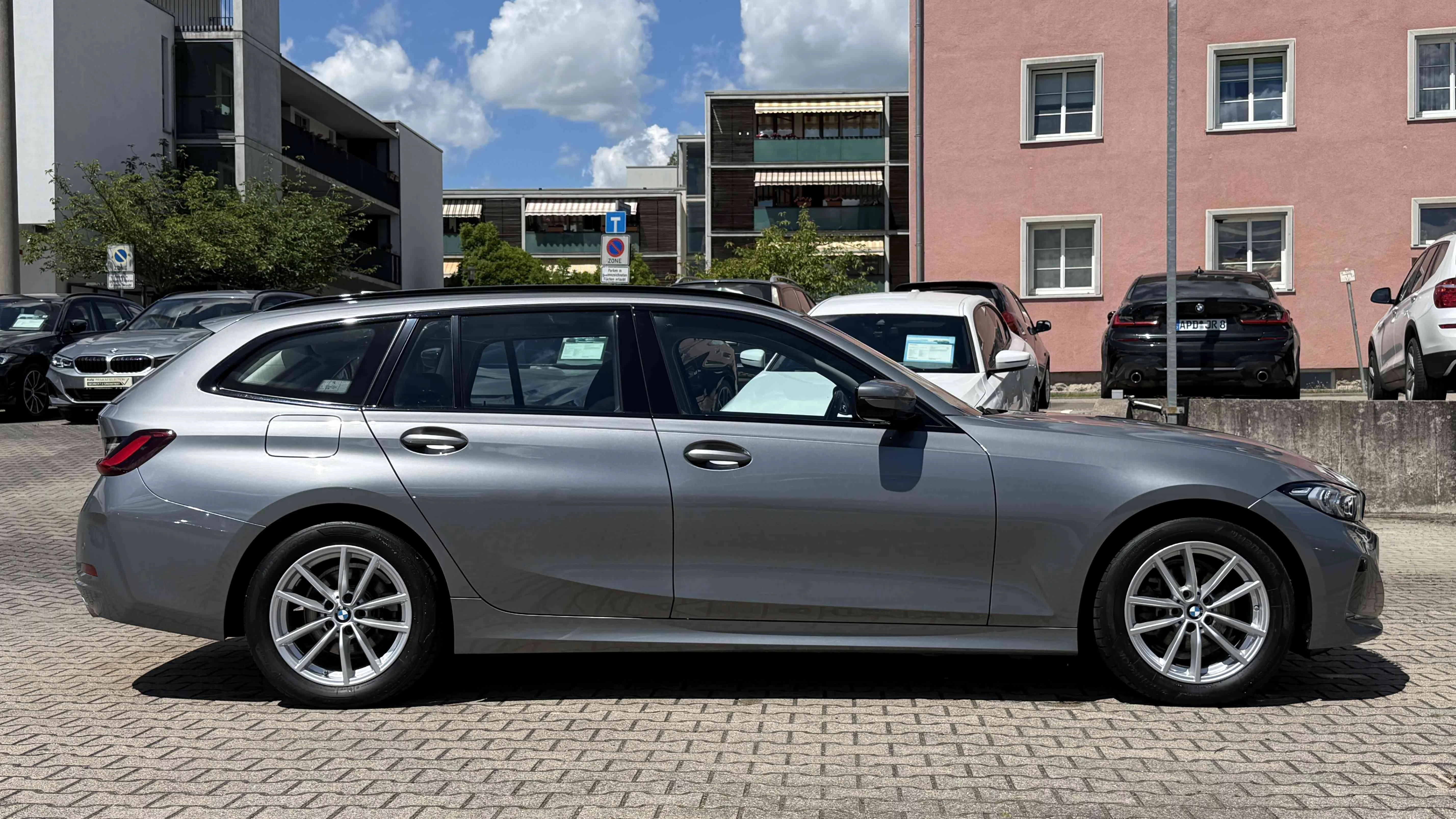 BMW 318d LED LC Plus SHZ PDC Tempo