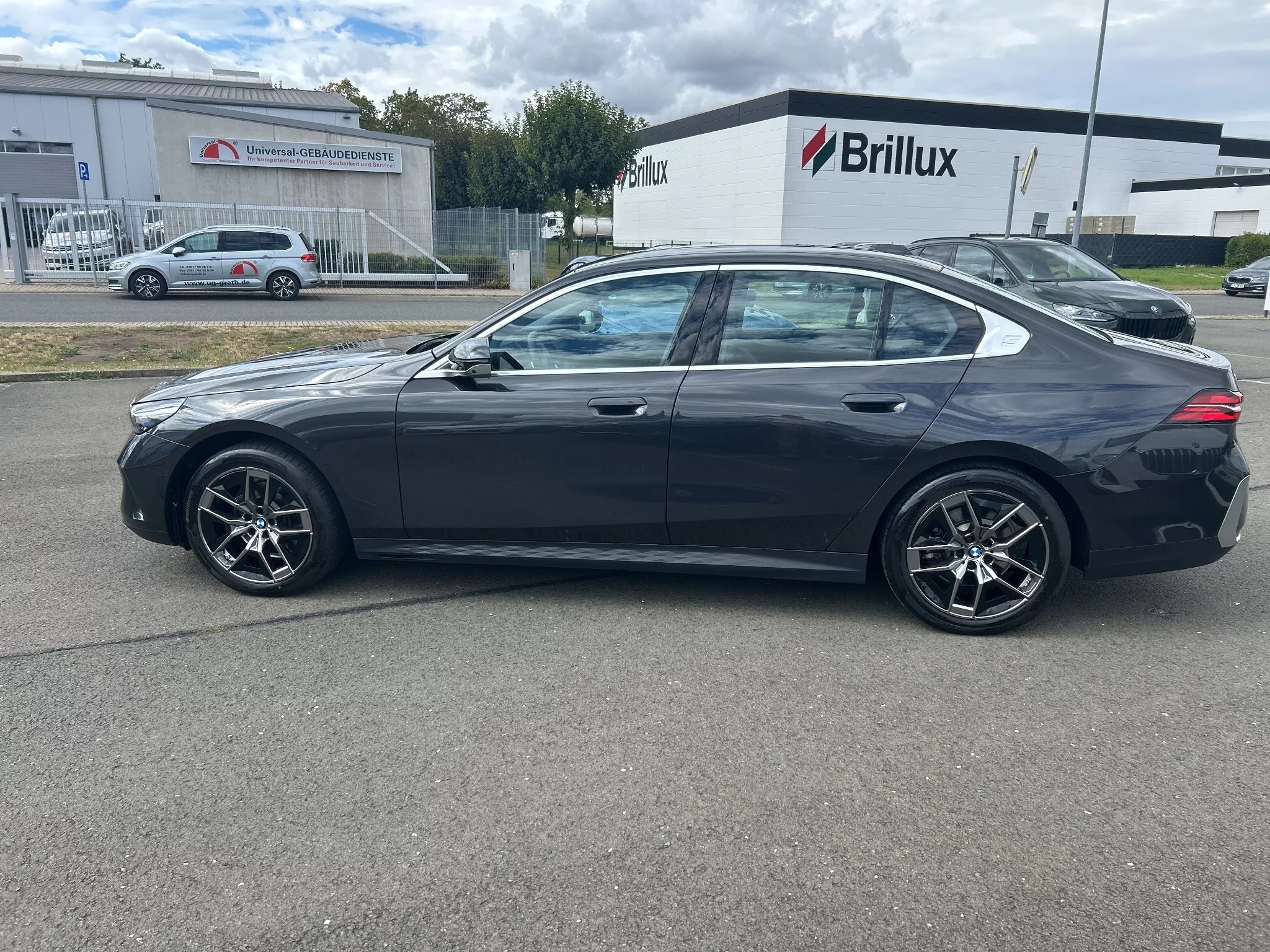 BMW 520d xDrive Lim Head-Up HK HiFi AHK LED Standhzg. SHZ vorne und hinten