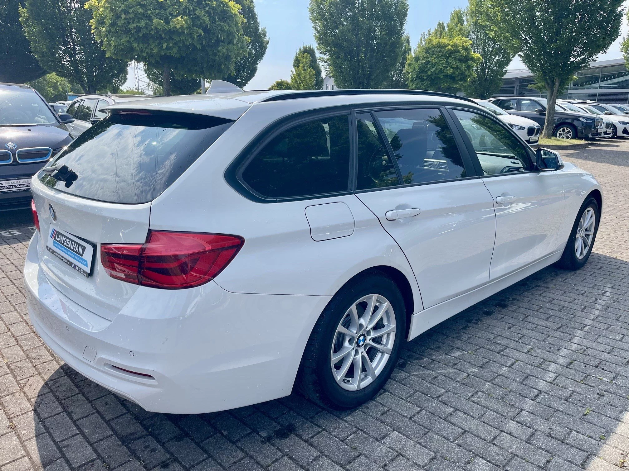 BMW 318i Touring Advantage LED Navi Bus. Komfortzg.