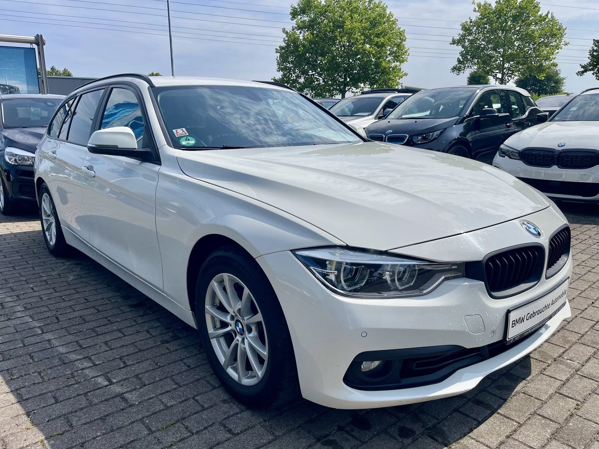 BMW 318i Touring Advantage LED Navi Bus. Komfortzg.