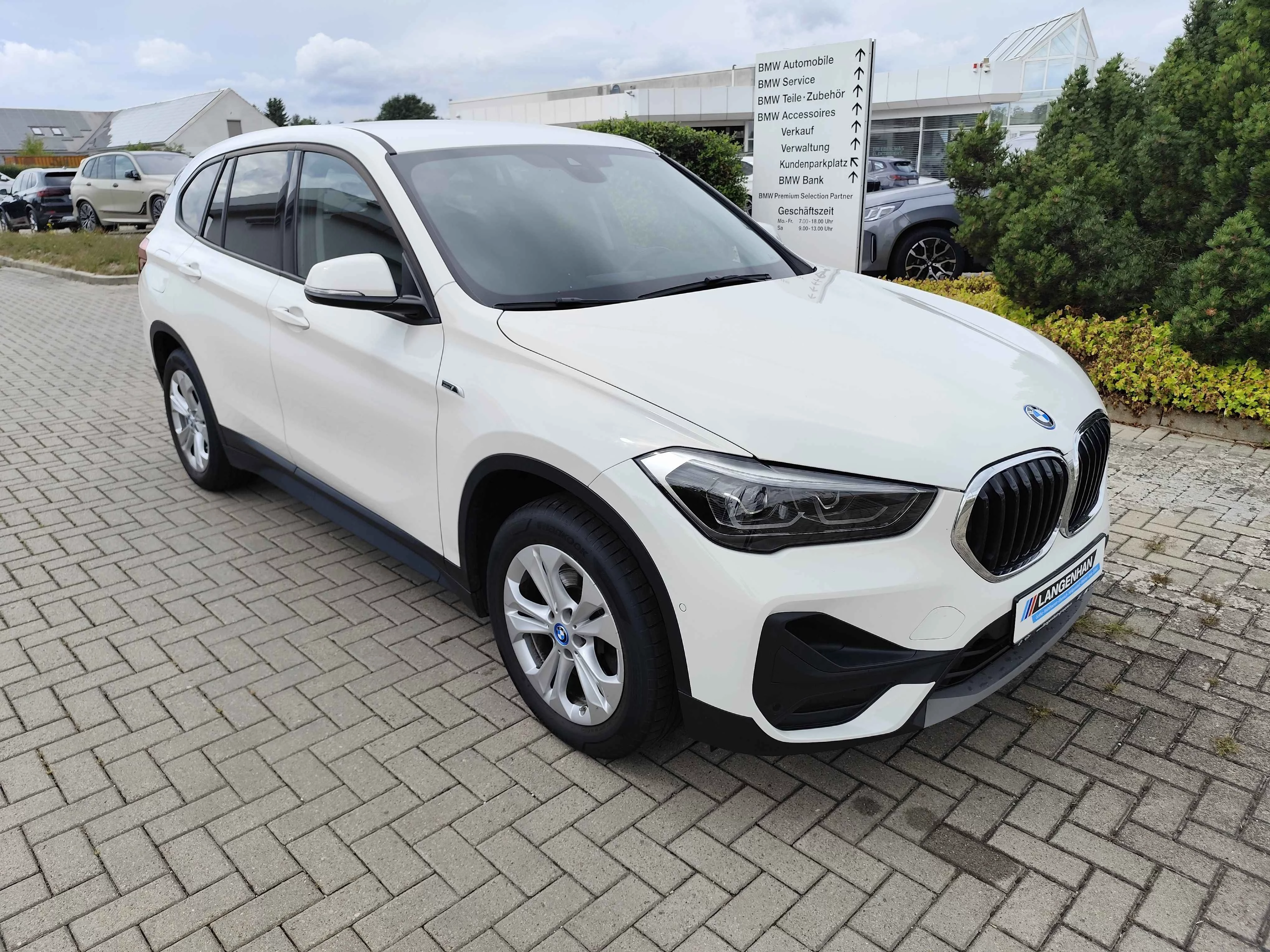BMW X1 xDrive25e LED Navi SHZ PDC Tempo