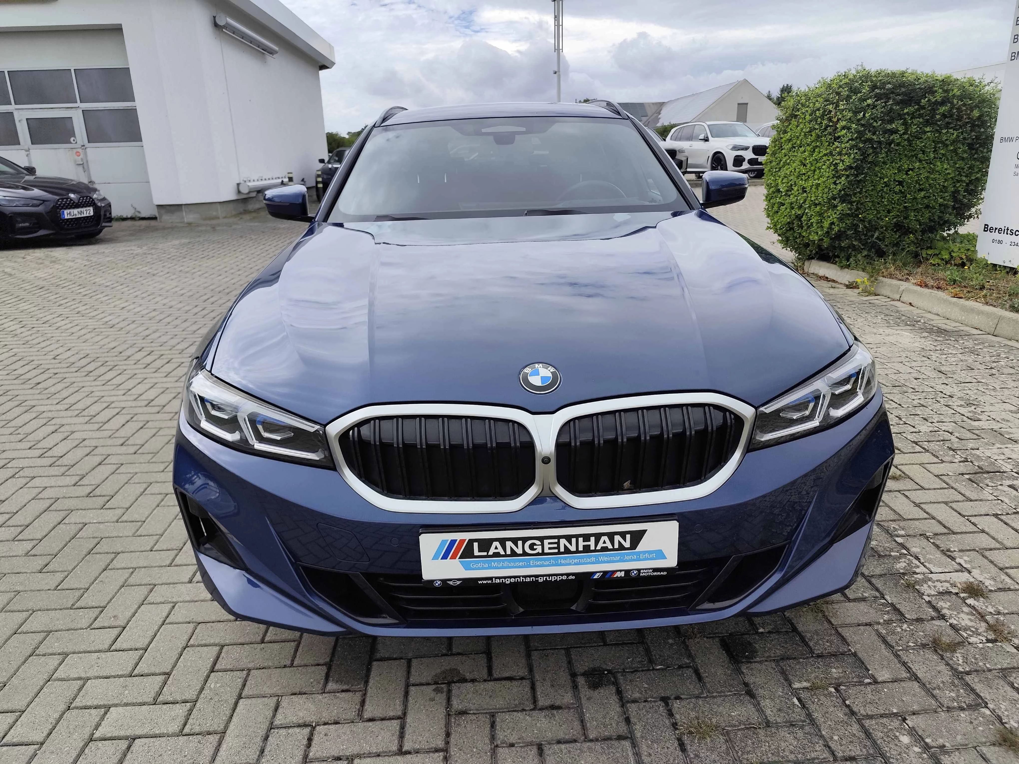 BMW 320i Sport Sitze  LC Prof HUD AHK 360° HK Alarm SHZ PDC Tempo