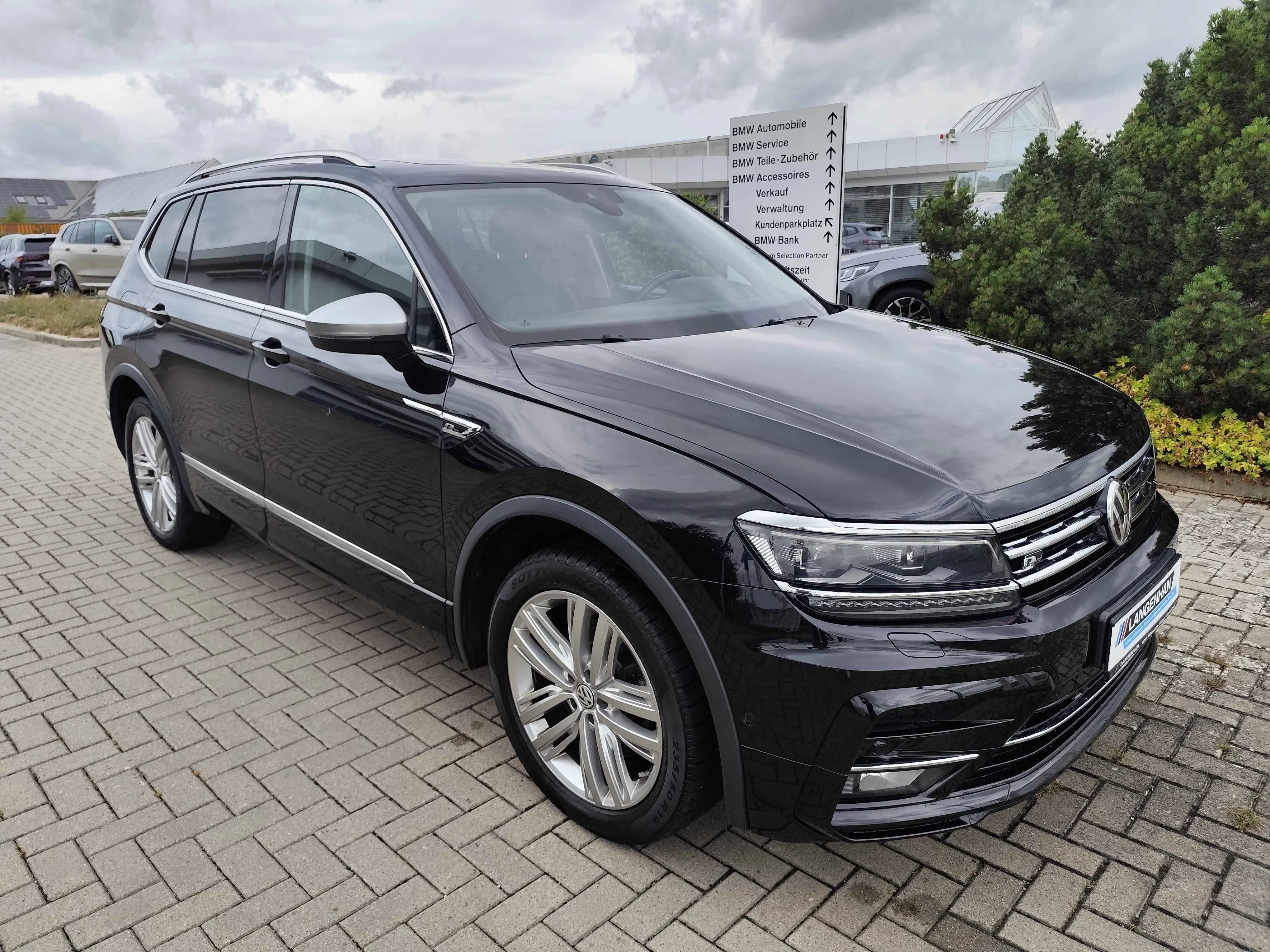 VW Tiguan Allspace 2.0 TDI SCR 4Motion DSG LED Navi HUD Kamera SHZ PDC Tempo