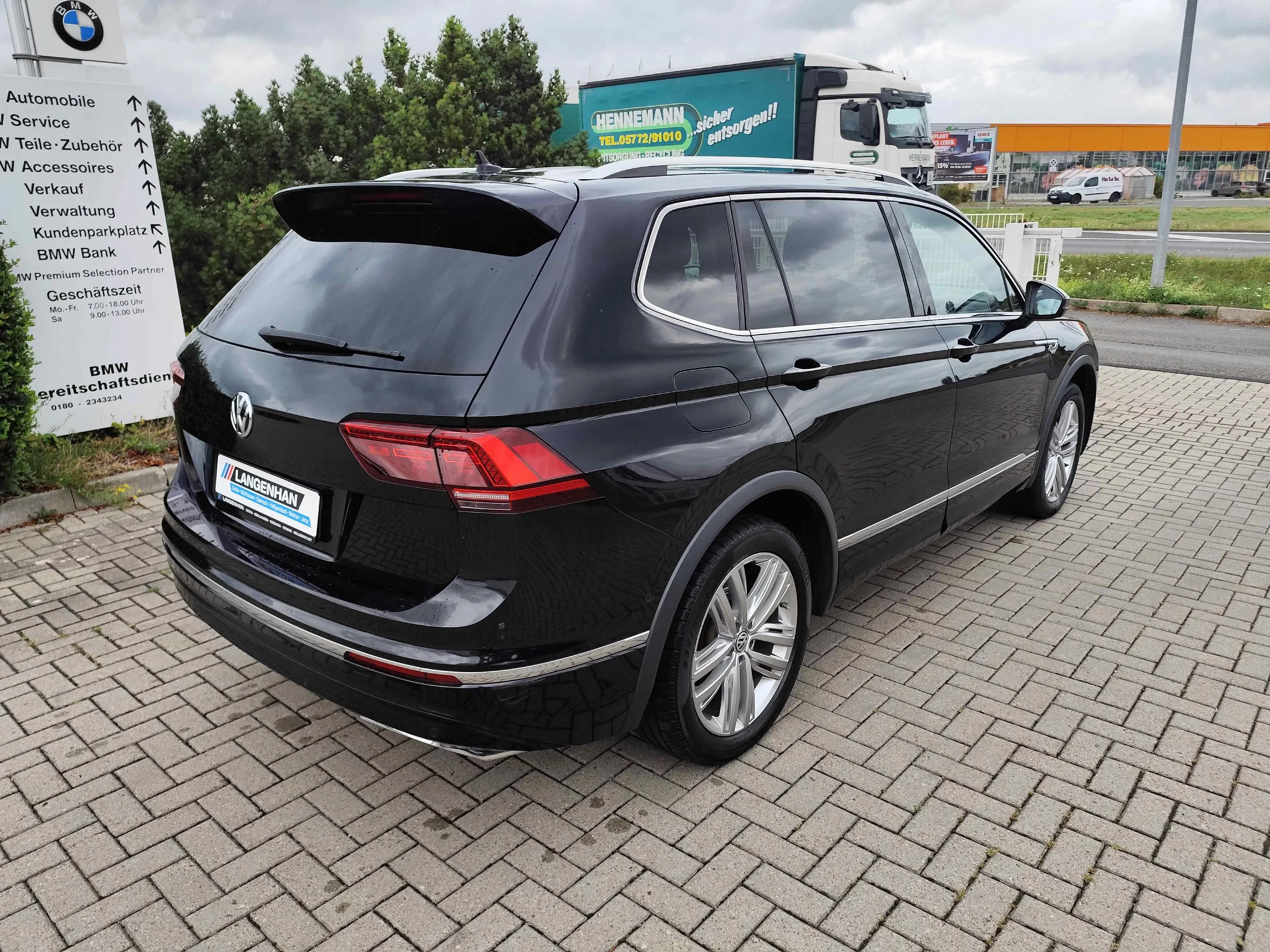 VW Tiguan Allspace 2.0 TDI SCR 4Motion DSG LED Navi HUD Kamera SHZ PDC Tempo