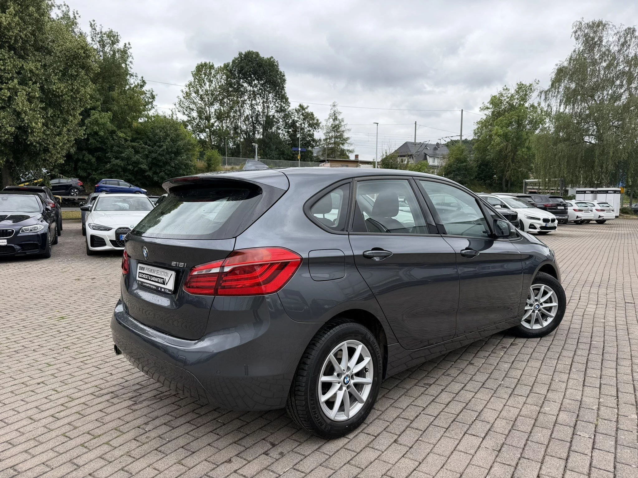 BMW 218i LED Navi AHK SHZ PDC Tempo