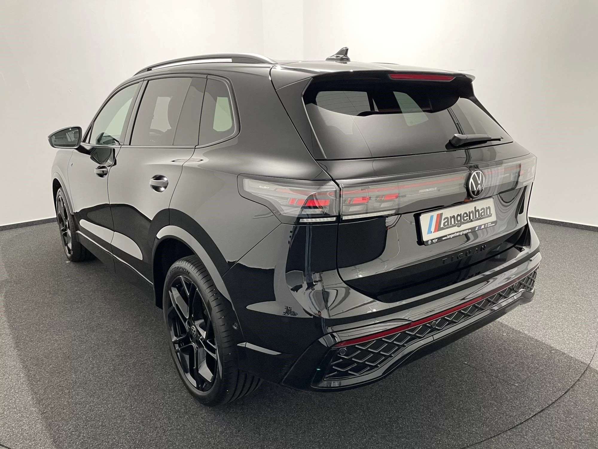 VW Tiguan 2.0 TDI 4Motion R-Line Head-Up DAB LED