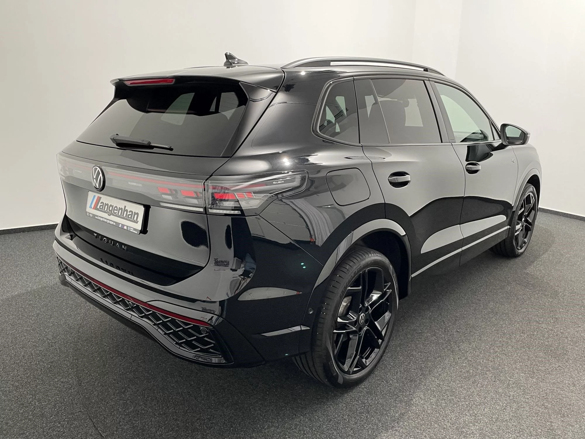VW Tiguan 2.0 TDI 4Motion R-Line Head-Up DAB LED