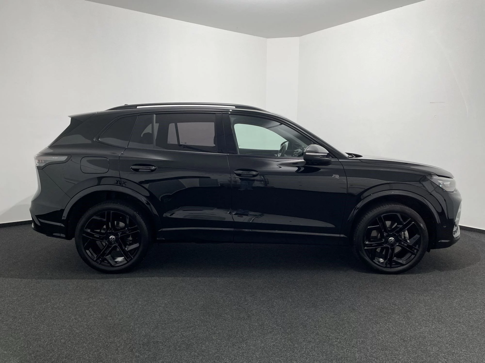 VW Tiguan 2.0 TDI 4Motion R-Line Head-Up DAB LED