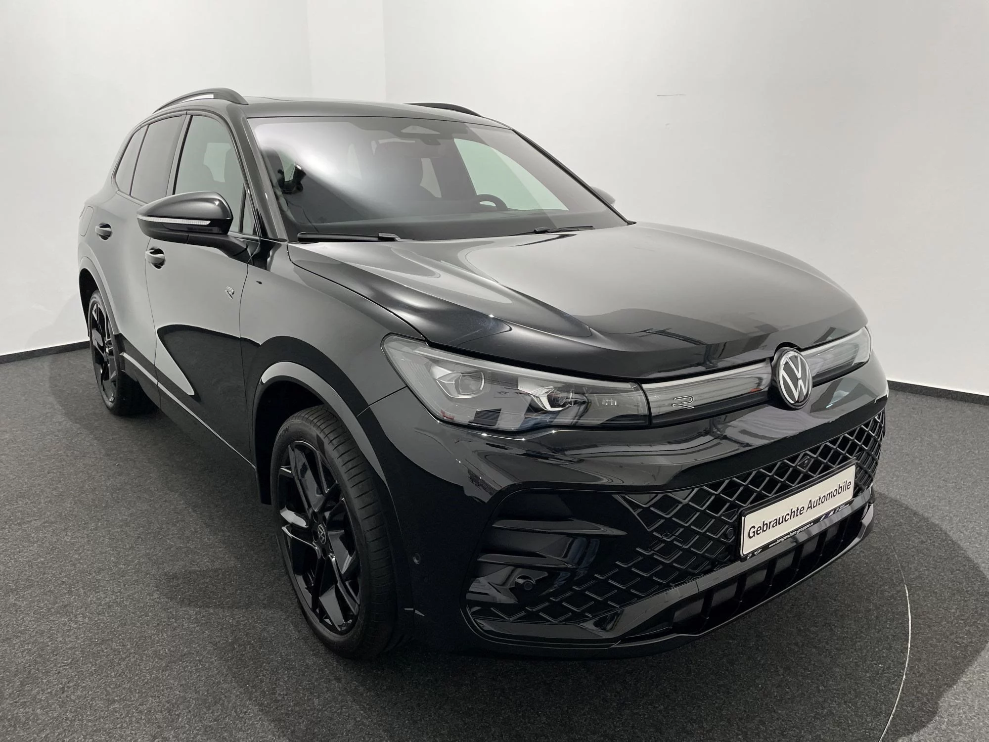 VW Tiguan 2.0 TDI 4Motion R-Line Head-Up DAB LED