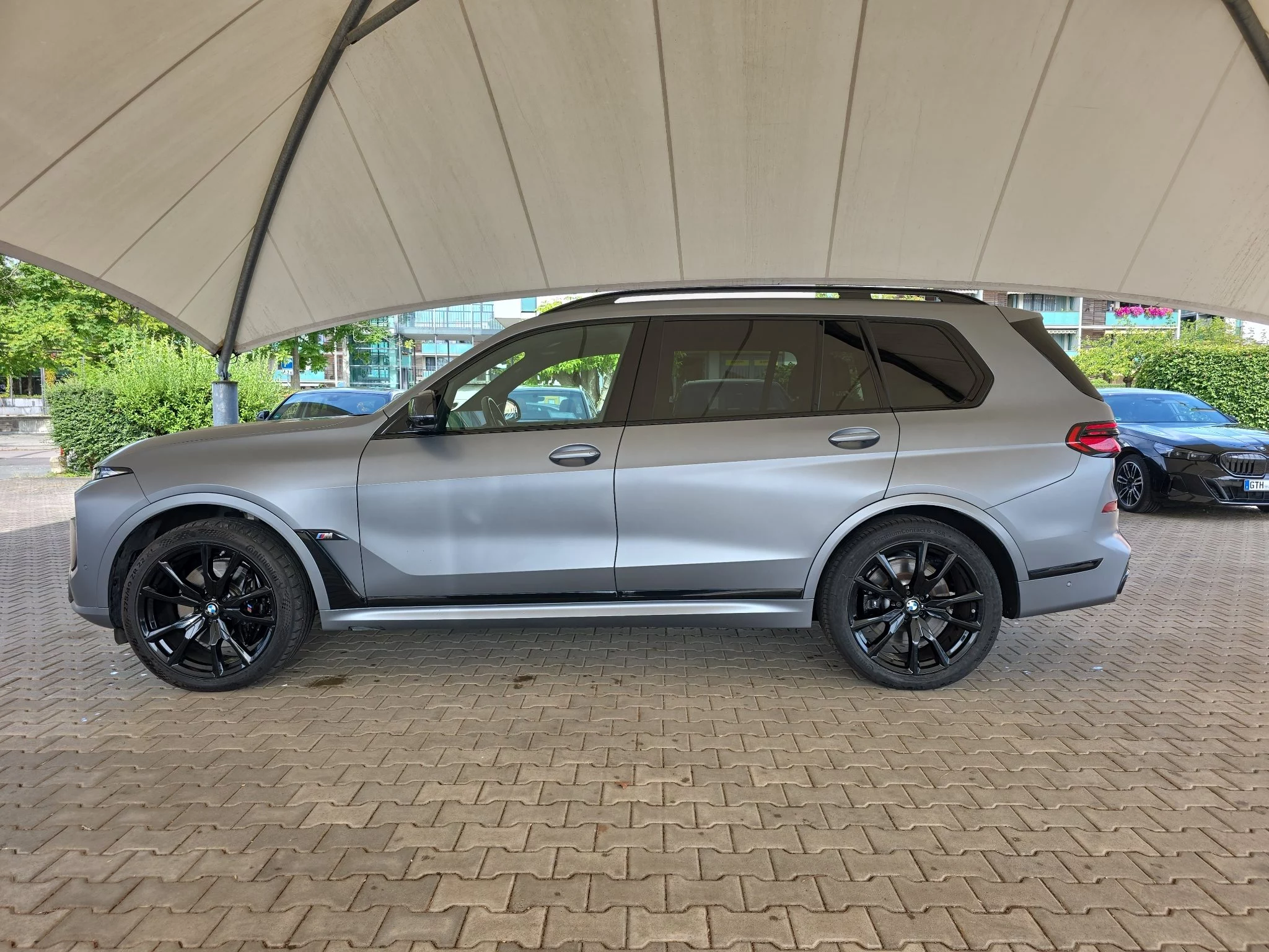 BMW X7 M60i xDrive M Sport Pro PANO FROZEN 6 Sitze Sky Gestiksteuerung DAB