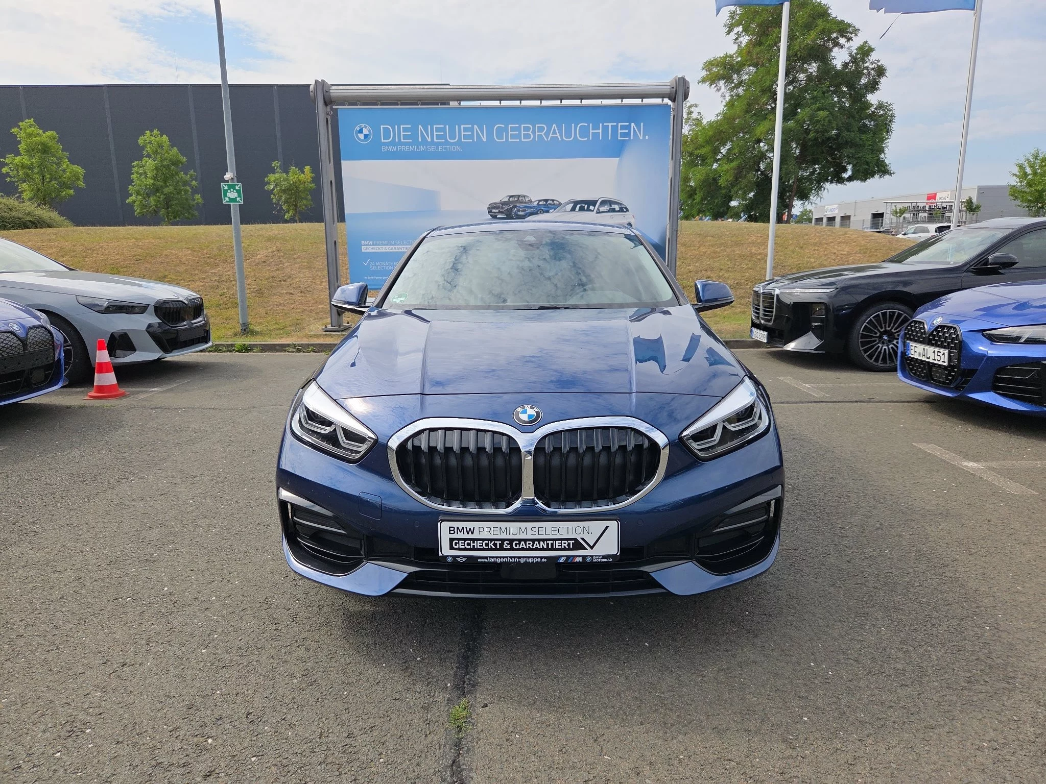 BMW 120d xDrive Hatch Sport Line DAB LED WLAN Shz