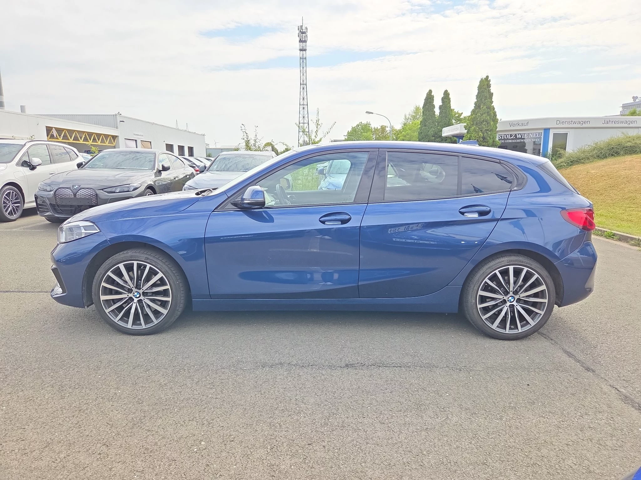 BMW 120d xDrive Hatch Sport Line DAB LED WLAN Shz